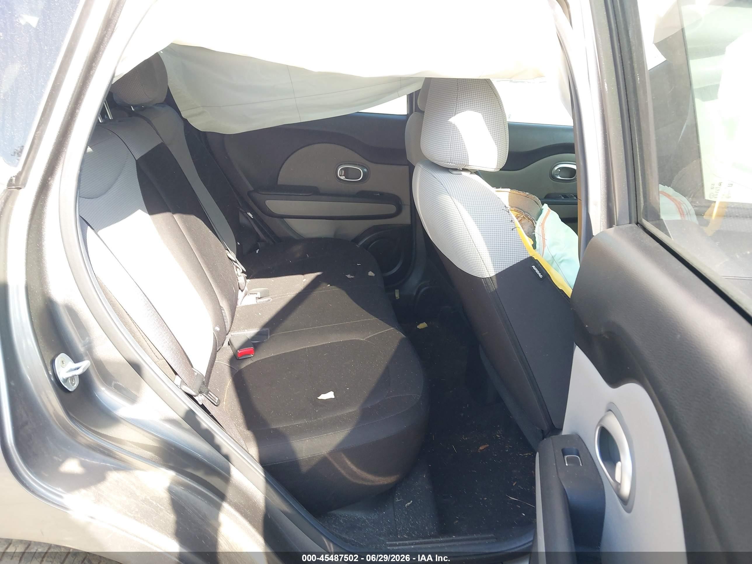 2019 Kia Soul Gray vin: KNDJN2A29K7022543