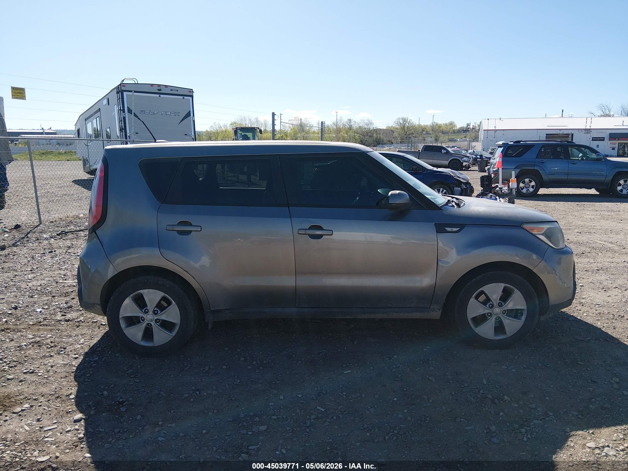 2014 Kia Soul   Silver vin: KNDJN2A2XE7097319