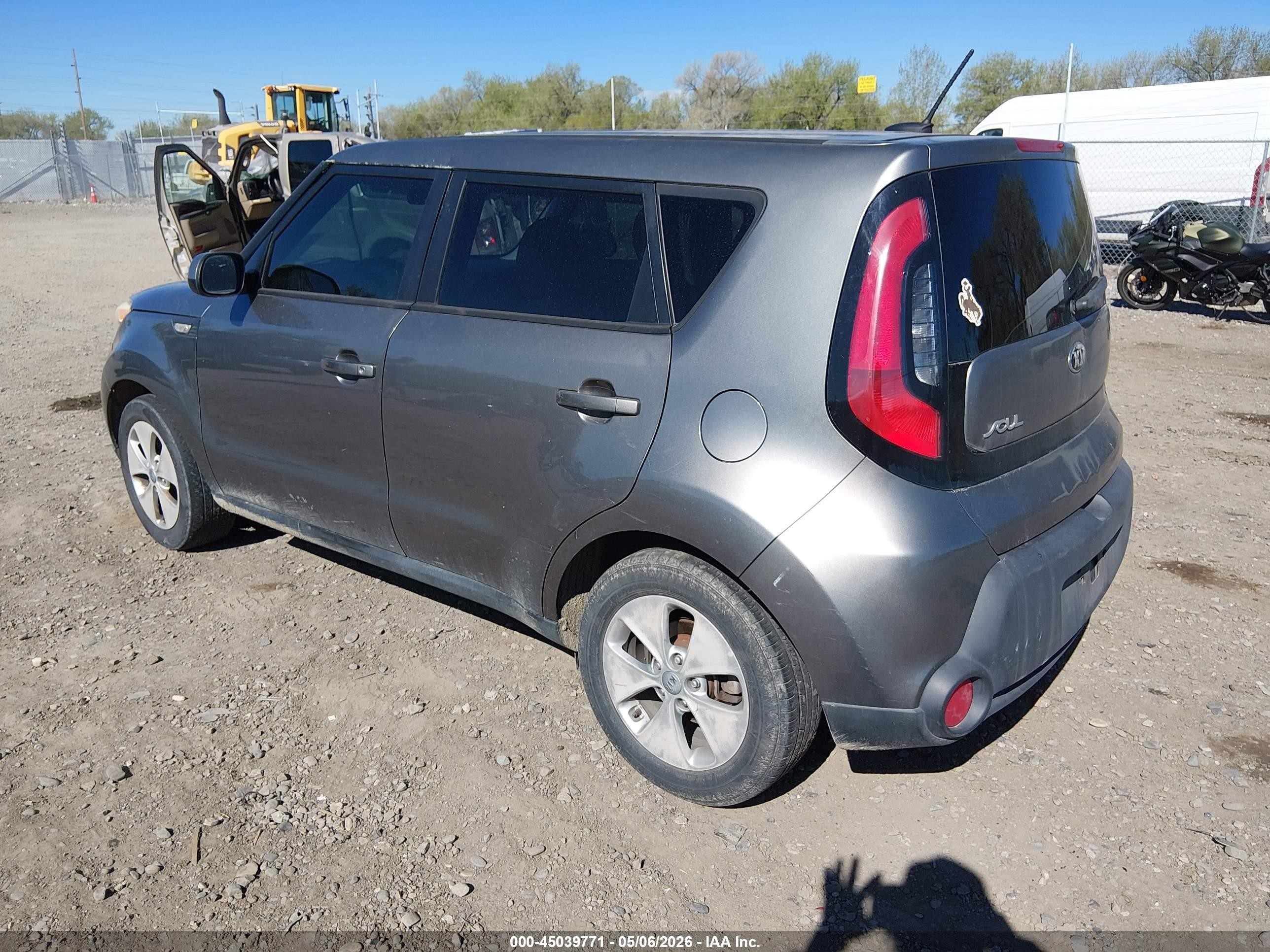 2014 Kia Soul   Silver vin: KNDJN2A2XE7097319