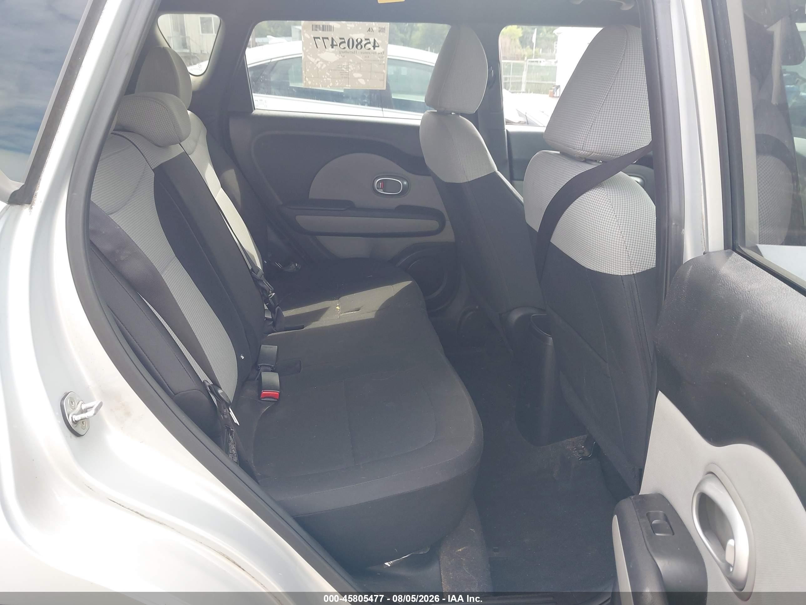 2014 Kia Soul   Серебряный vin: KNDJN2A2XE7704237