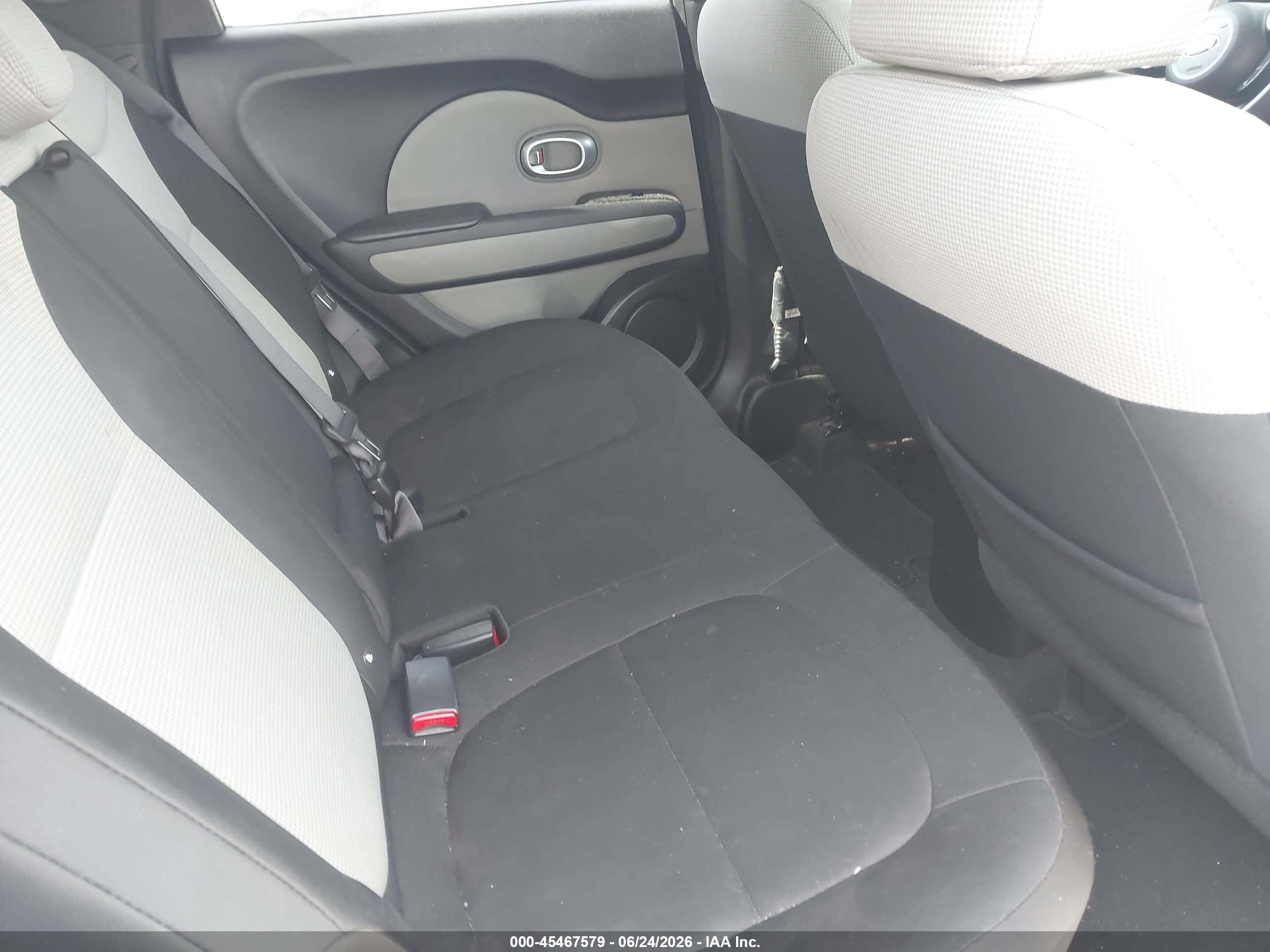 2014 Kia Soul White vin: KNDJN2A2XE7710751