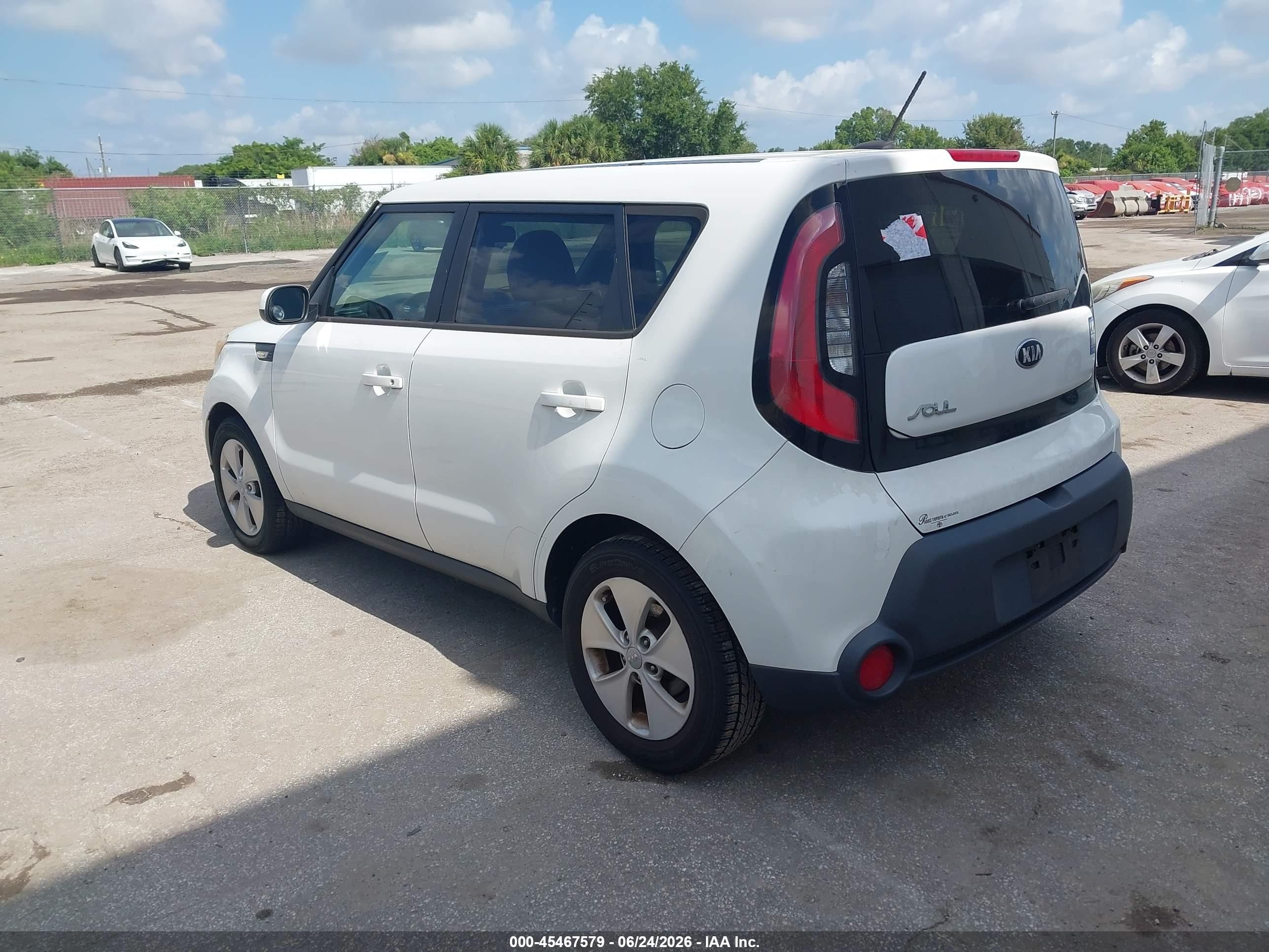 2014 Kia Soul White vin: KNDJN2A2XE7710751