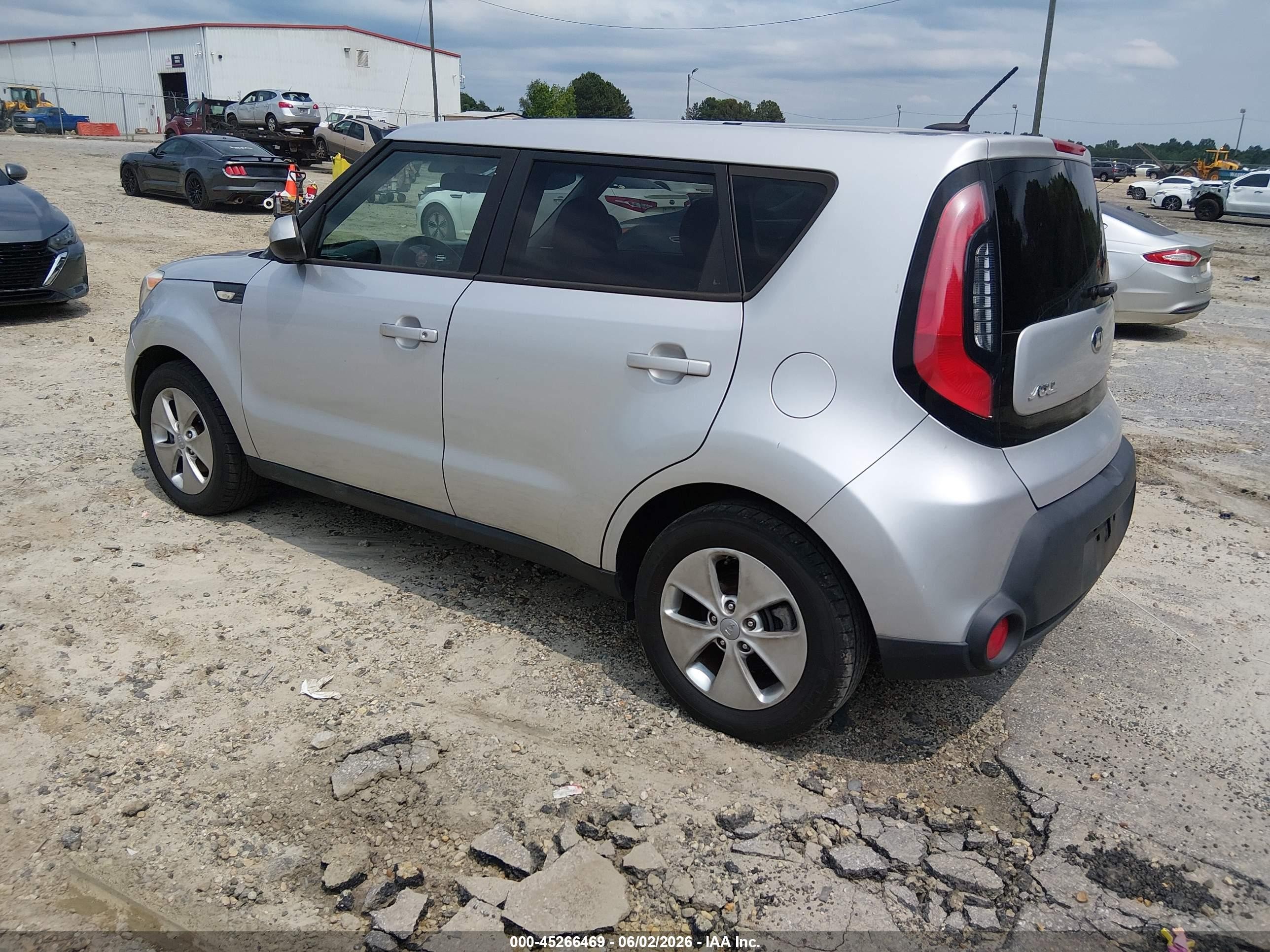 2014 Kia Soul   Silver vin: KNDJN2A2XE7721281