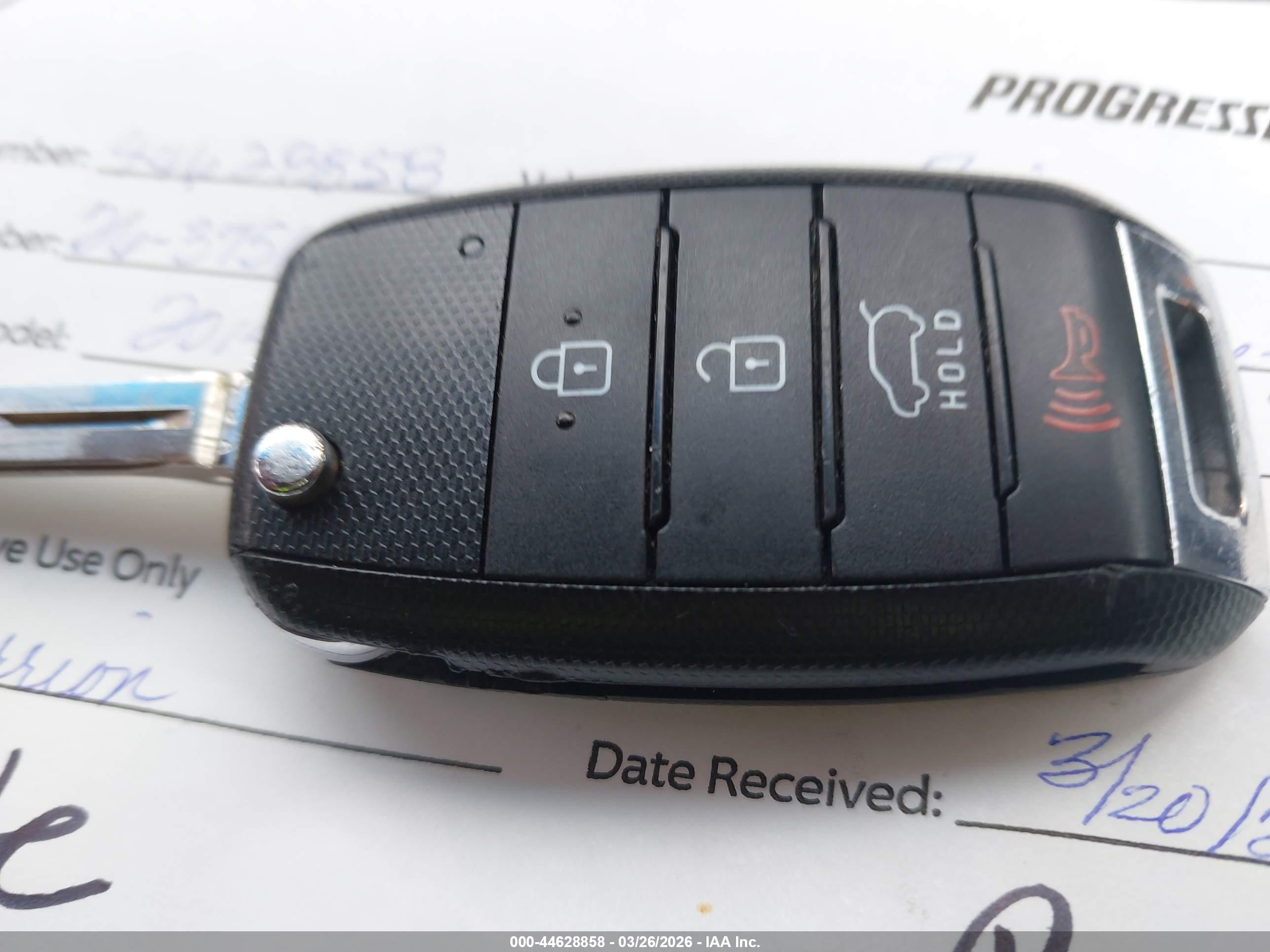 2014 Kia Soul White vin: KNDJN2A2XE7743796