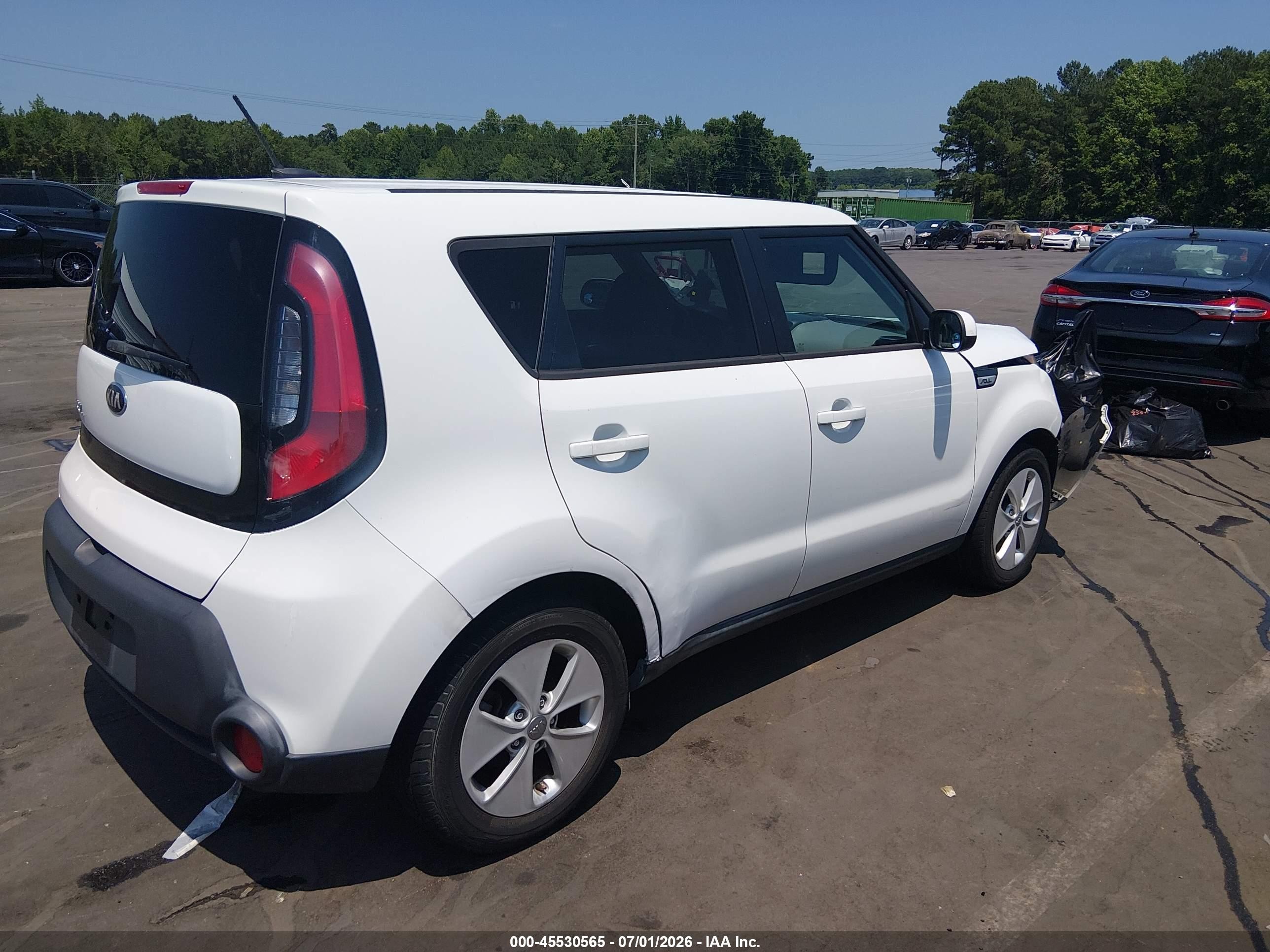 2015 Kia Soul   White vin: KNDJN2A2XF7156774