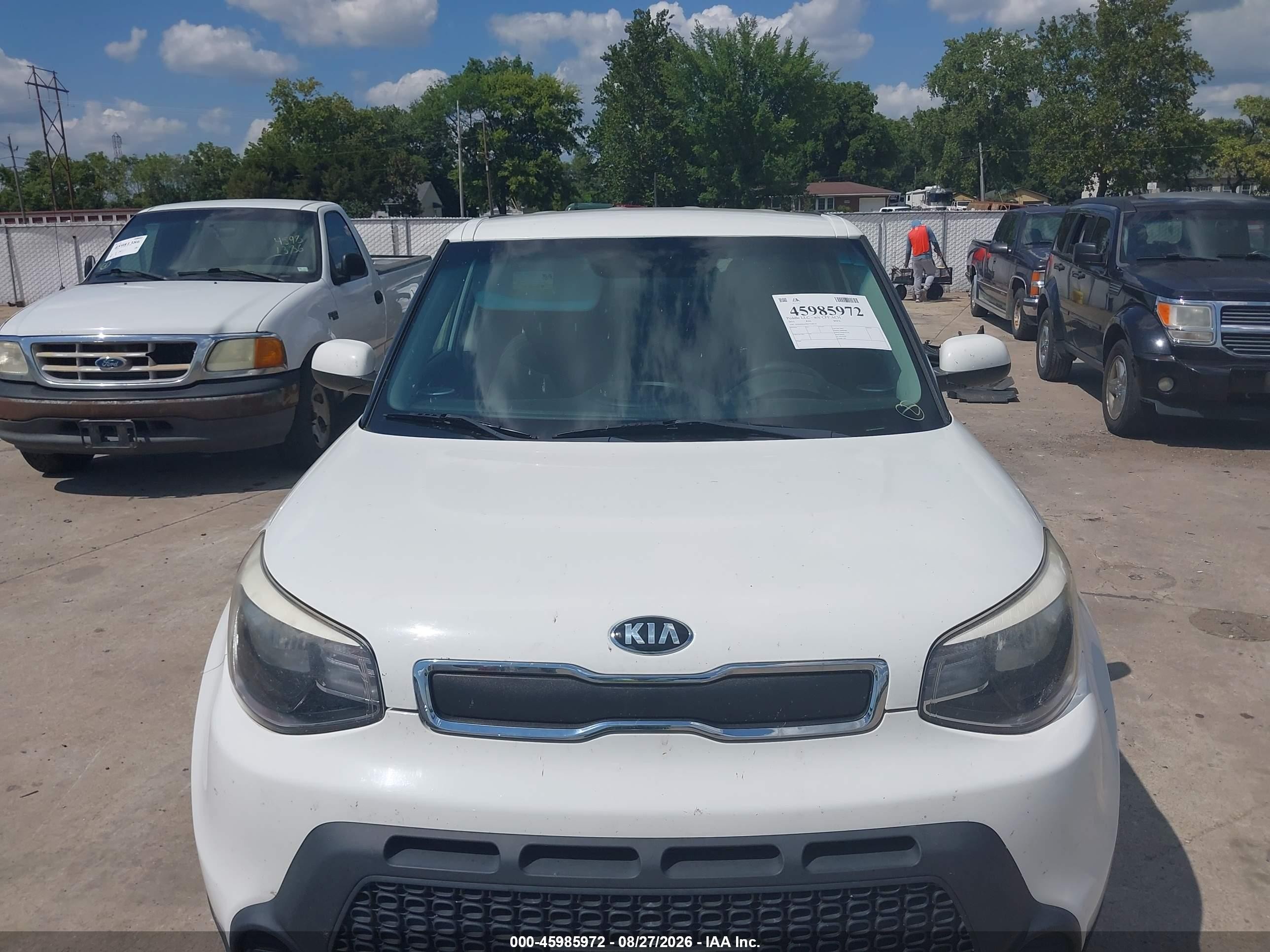 2015 Kia Soul   White vin: KNDJN2A2XF7168214