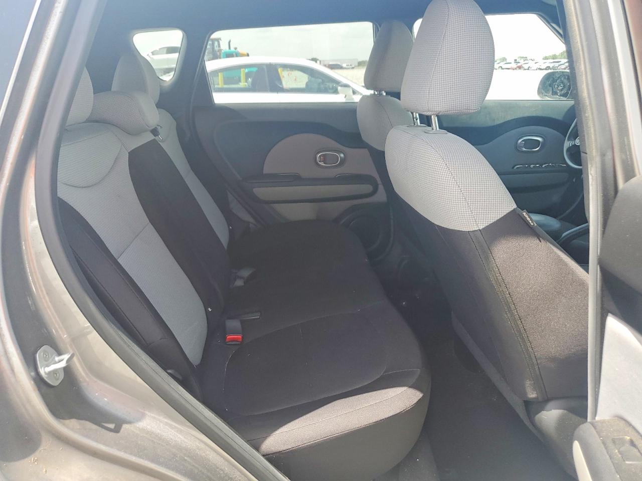 2015 Kia Soul Base Gray vin: KNDJN2A2XF7168648