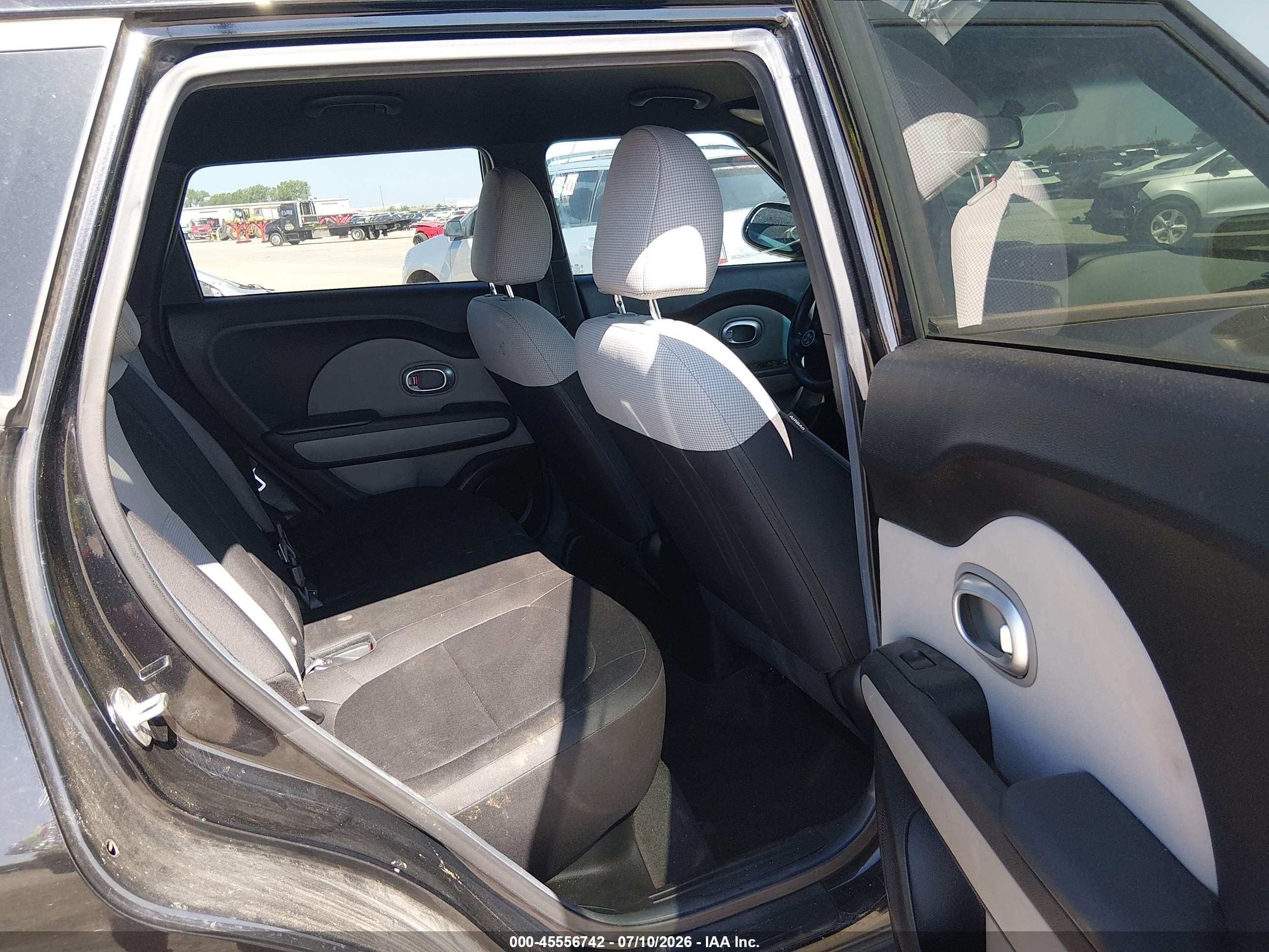 2015 Kia Soul   Черный vin: KNDJN2A2XF7187362
