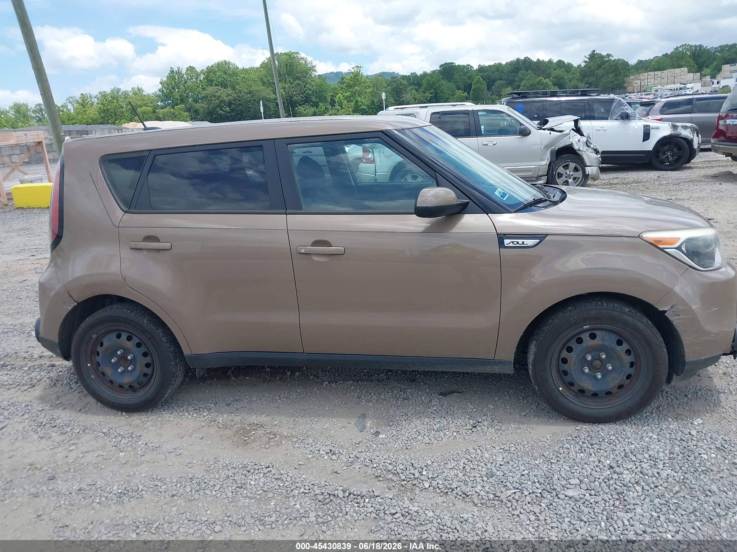 2015 Kia Soul   Brown vin: KNDJN2A2XF7220893