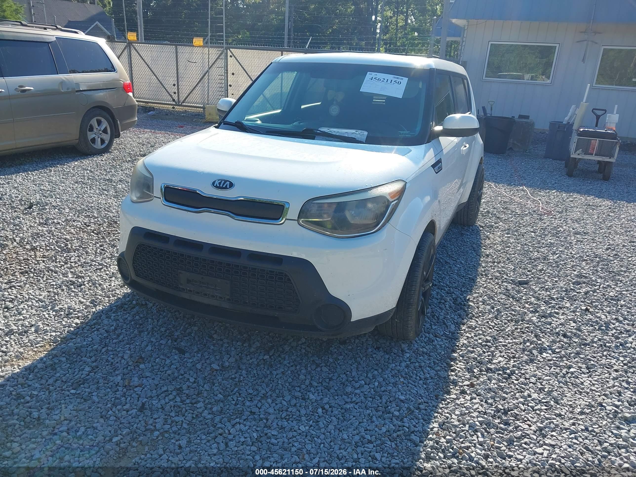 2015 Kia Soul   White vin: KNDJN2A2XF7222420