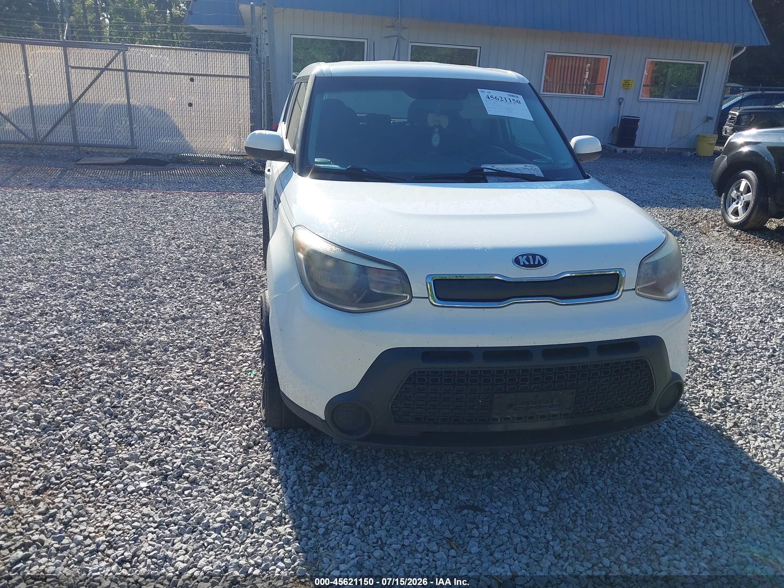 2015 Kia Soul   White vin: KNDJN2A2XF7222420