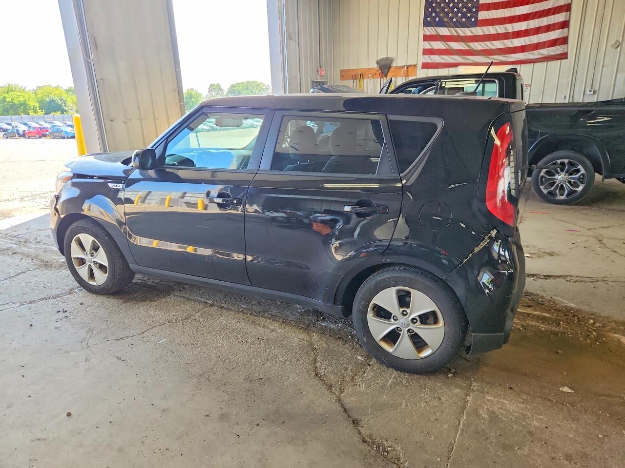 2015 Kia Soul Base Черный vin: KNDJN2A2XF7757974