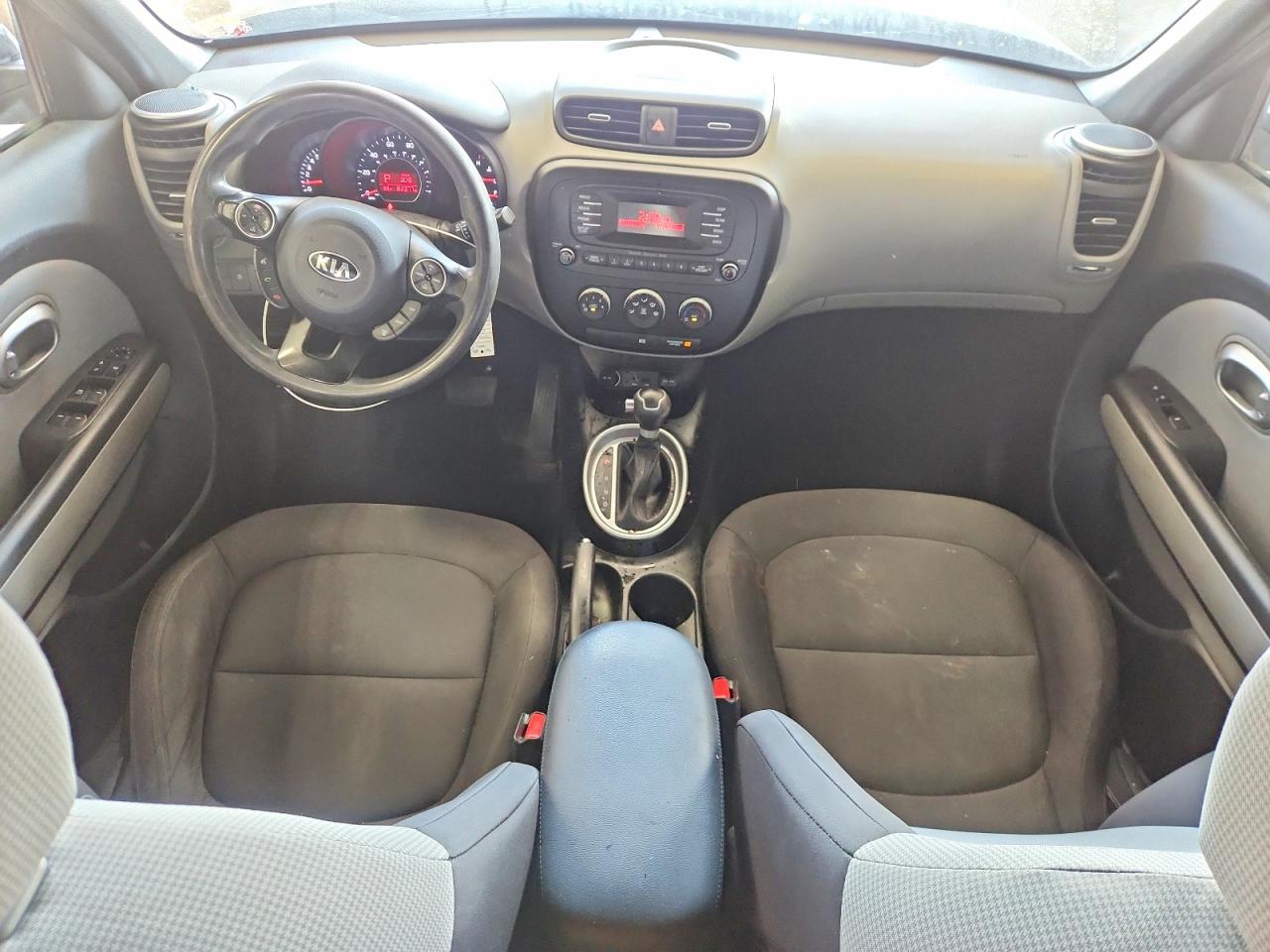 2015 Kia Soul Base Черный vin: KNDJN2A2XF7757974