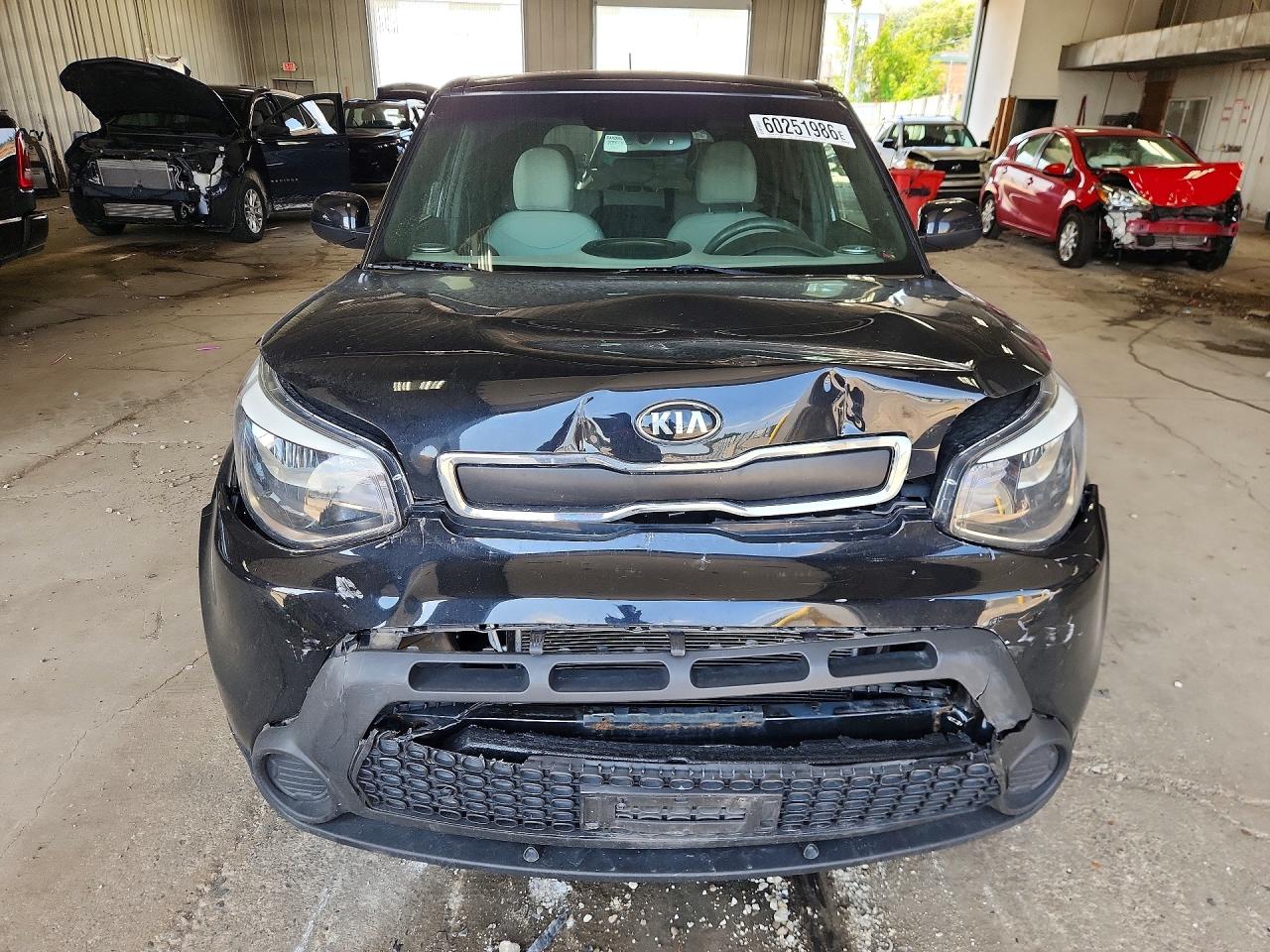 2015 Kia Soul Base Черный vin: KNDJN2A2XF7757974