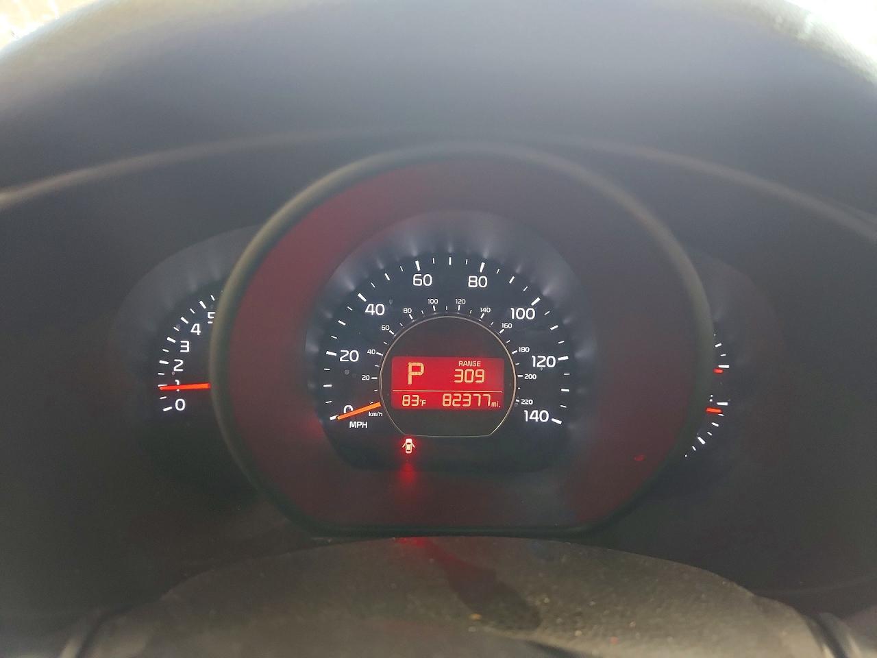 2015 Kia Soul Base Черный vin: KNDJN2A2XF7757974