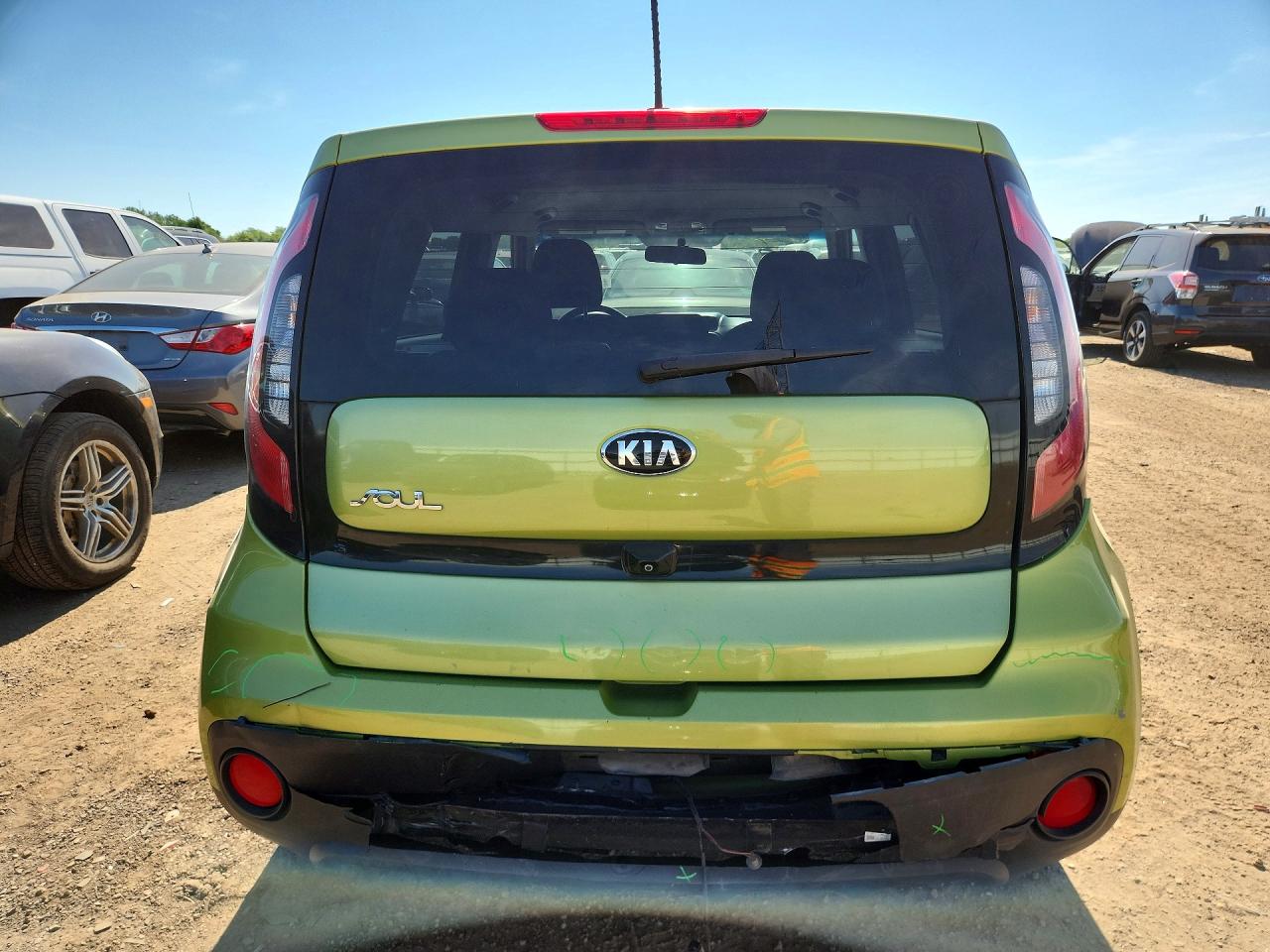 2018 Kia Soul Base Green vin: KNDJN2A2XJ7889609