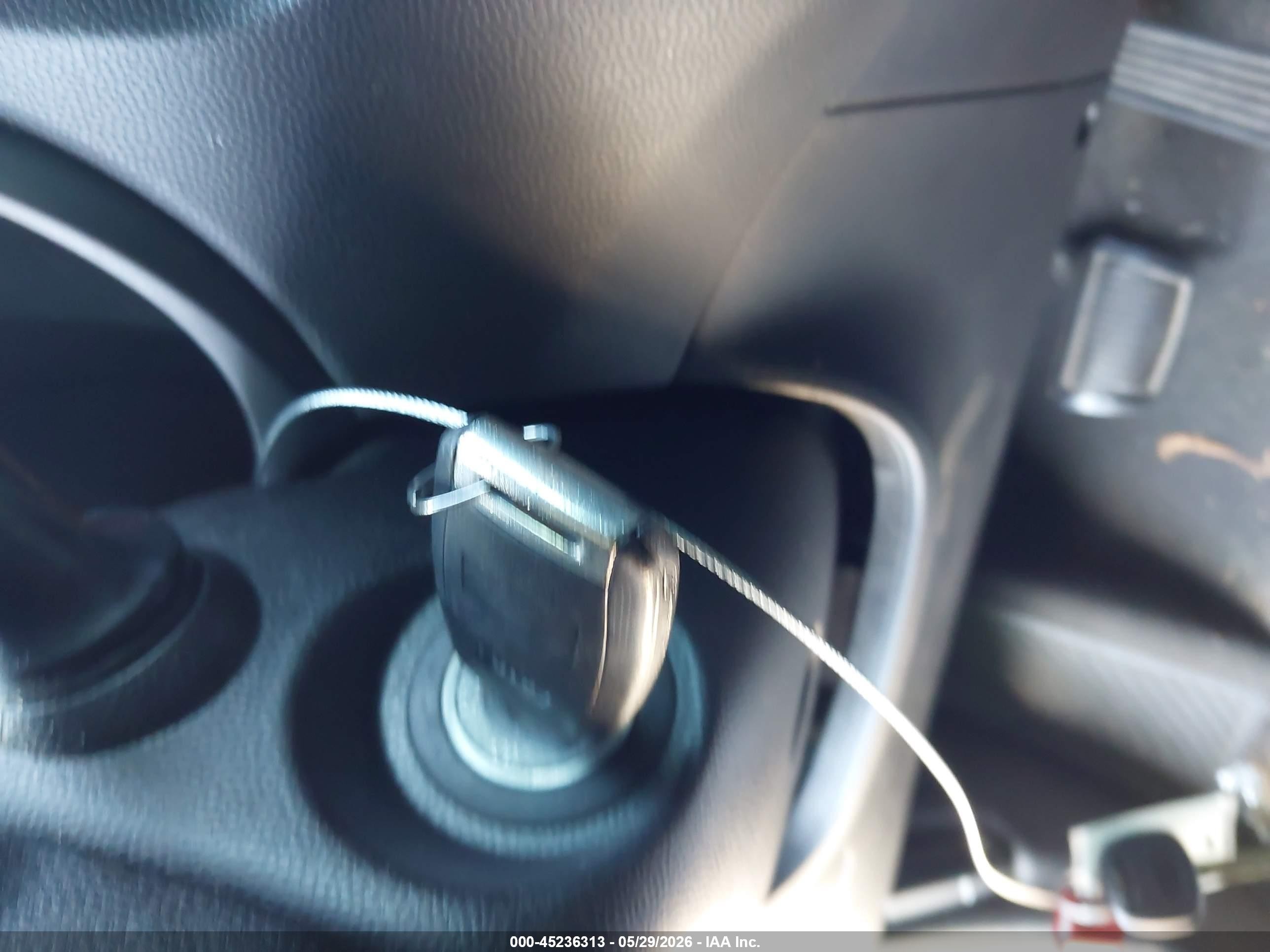 2014 Kia Soul + Blue vin: KNDJP3A50E7041304