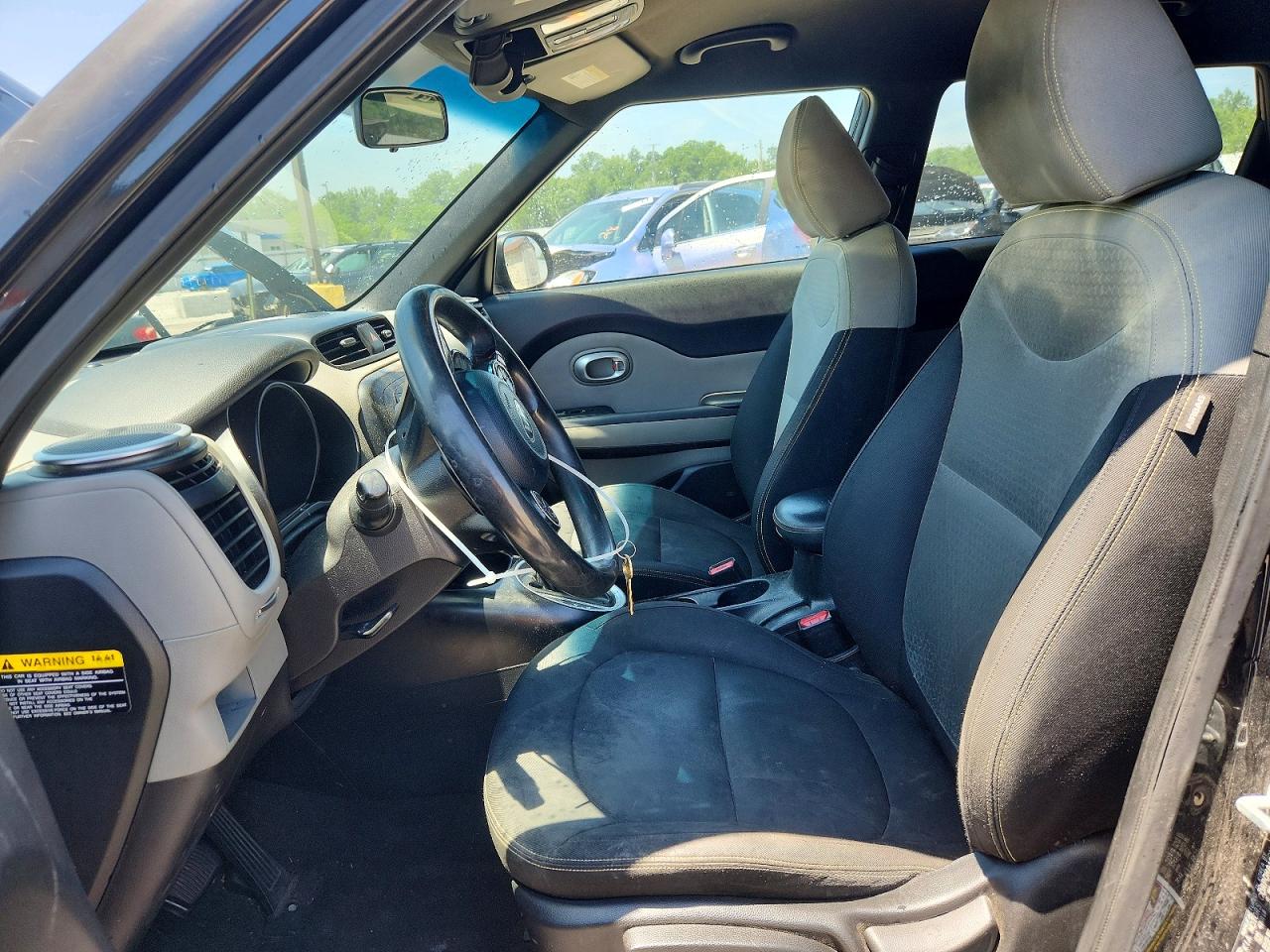 2014 Kia Soul + Black vin: KNDJP3A50E7700448