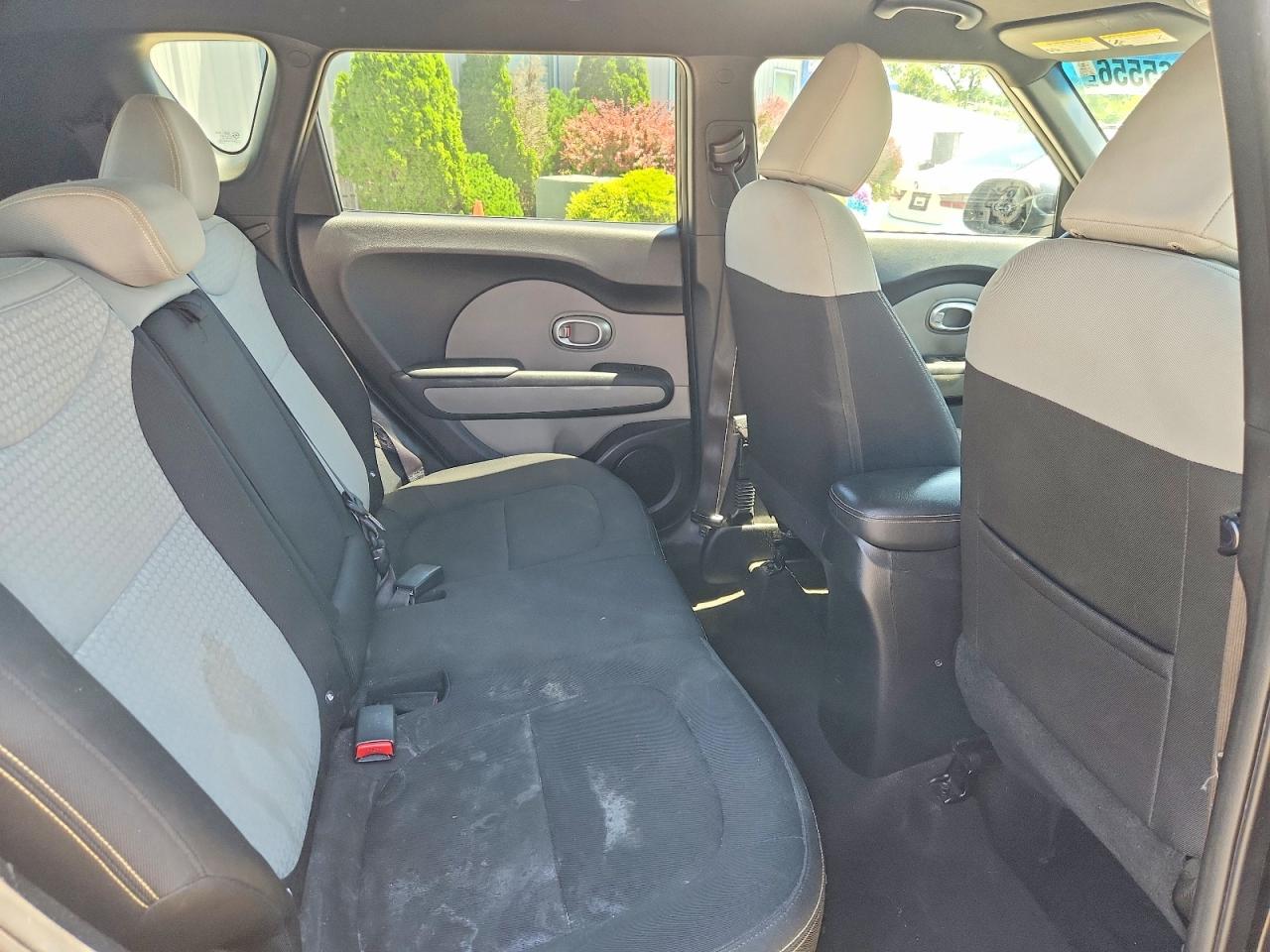 2014 Kia Soul + Black vin: KNDJP3A50E7700448