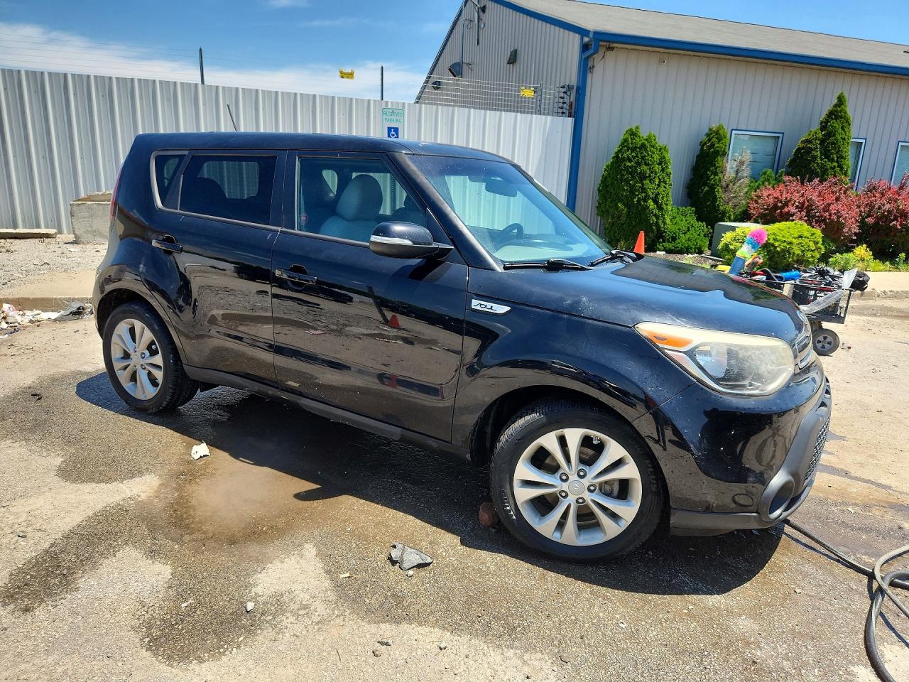 2014 Kia Soul + Black vin: KNDJP3A50E7700448