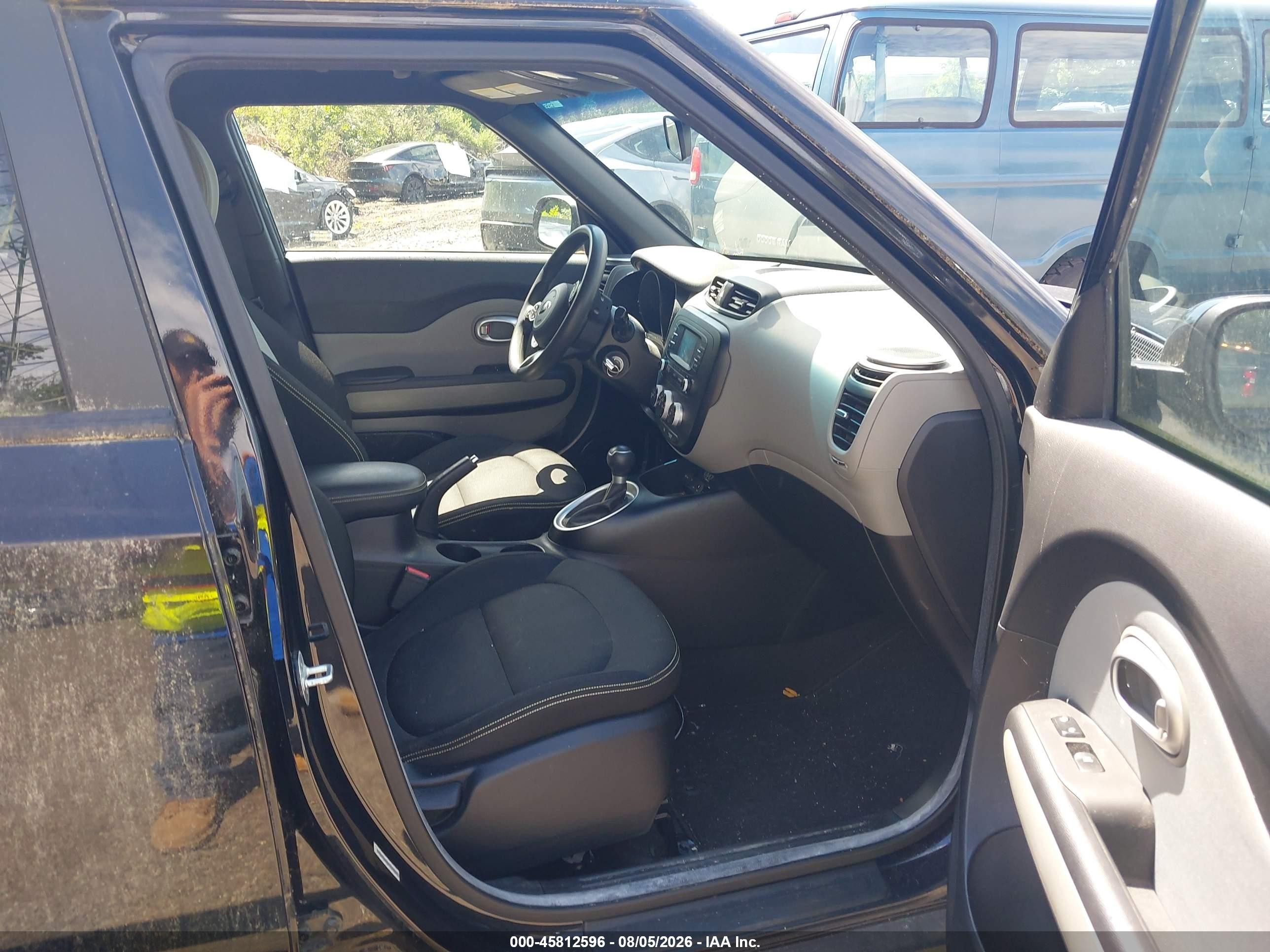 2015 Kia Soul + Black vin: KNDJP3A50F7128850