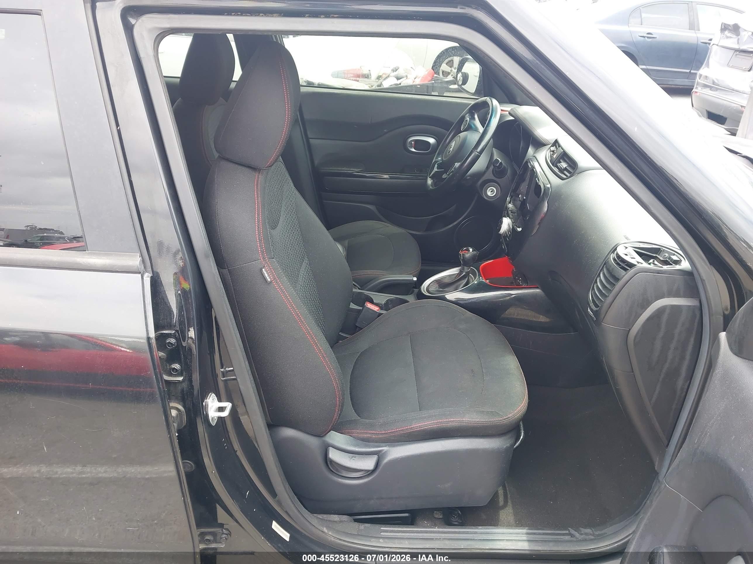 2015 Kia Soul + Black vin: KNDJP3A50F7156700