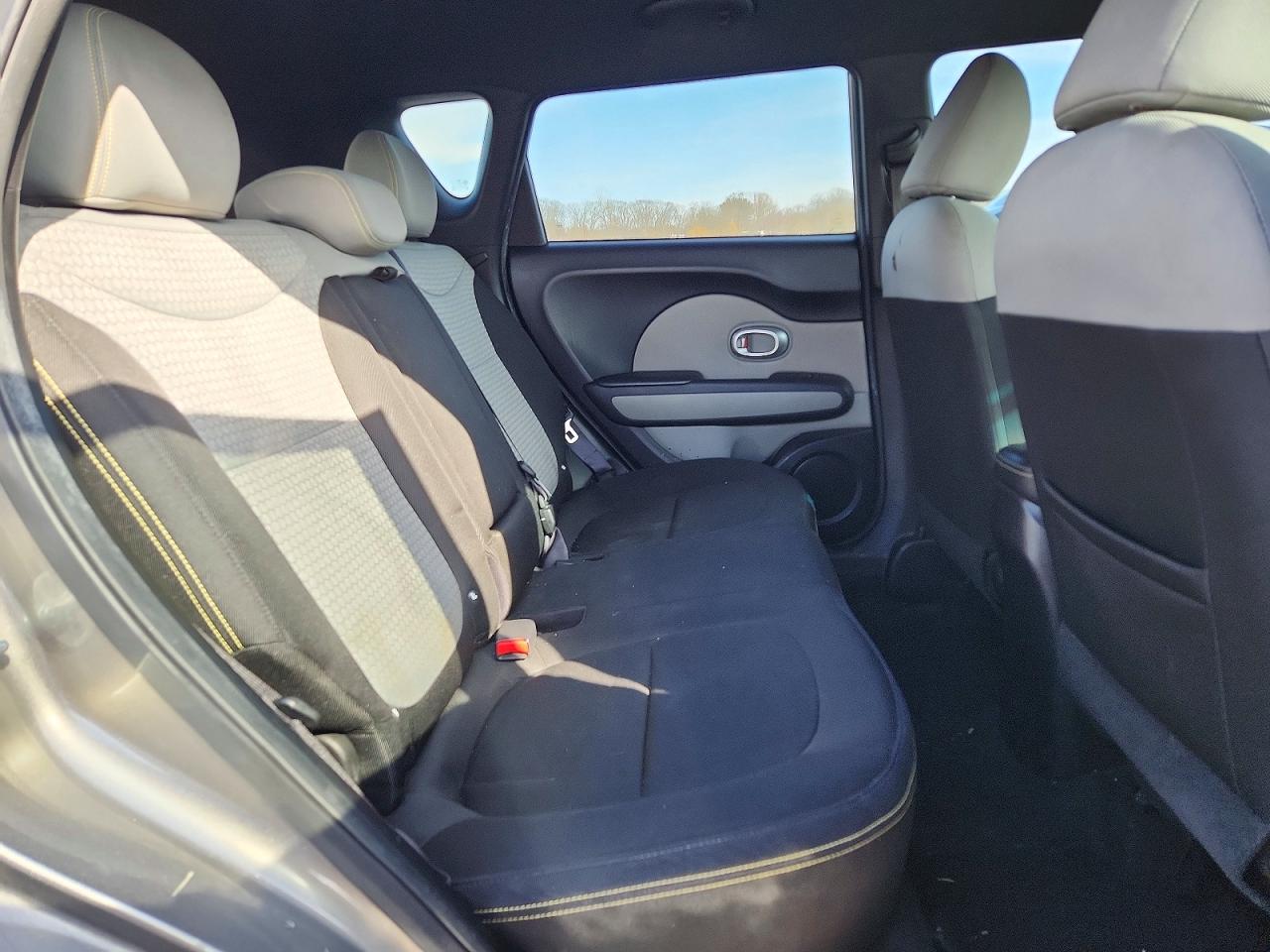2015 Kia Soul + Gray vin: KNDJP3A50F7198087