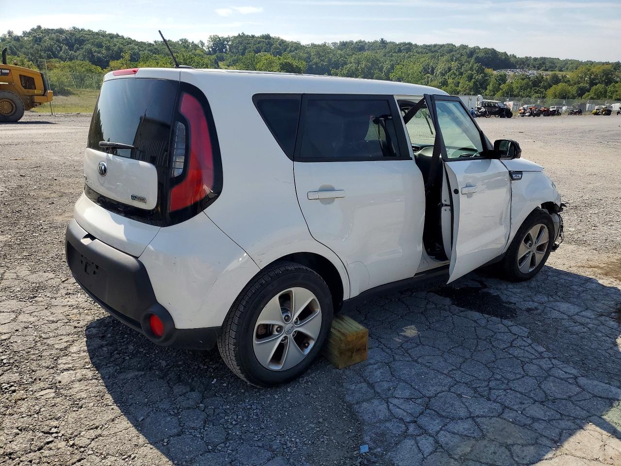 2015 Kia Soul + White vin: KNDJP3A50F7222355