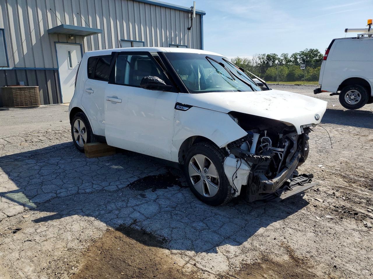 2015 Kia Soul + White vin: KNDJP3A50F7222355