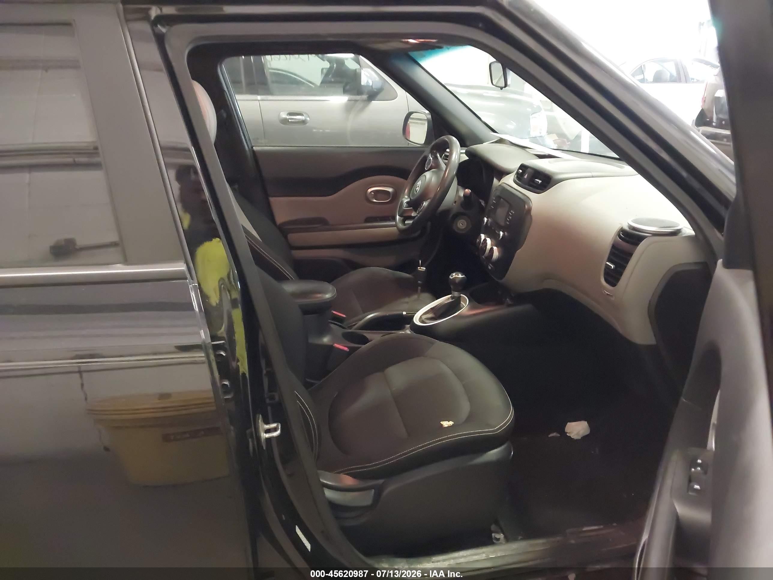 2015 Kia Soul + Black vin: KNDJP3A50F7228897