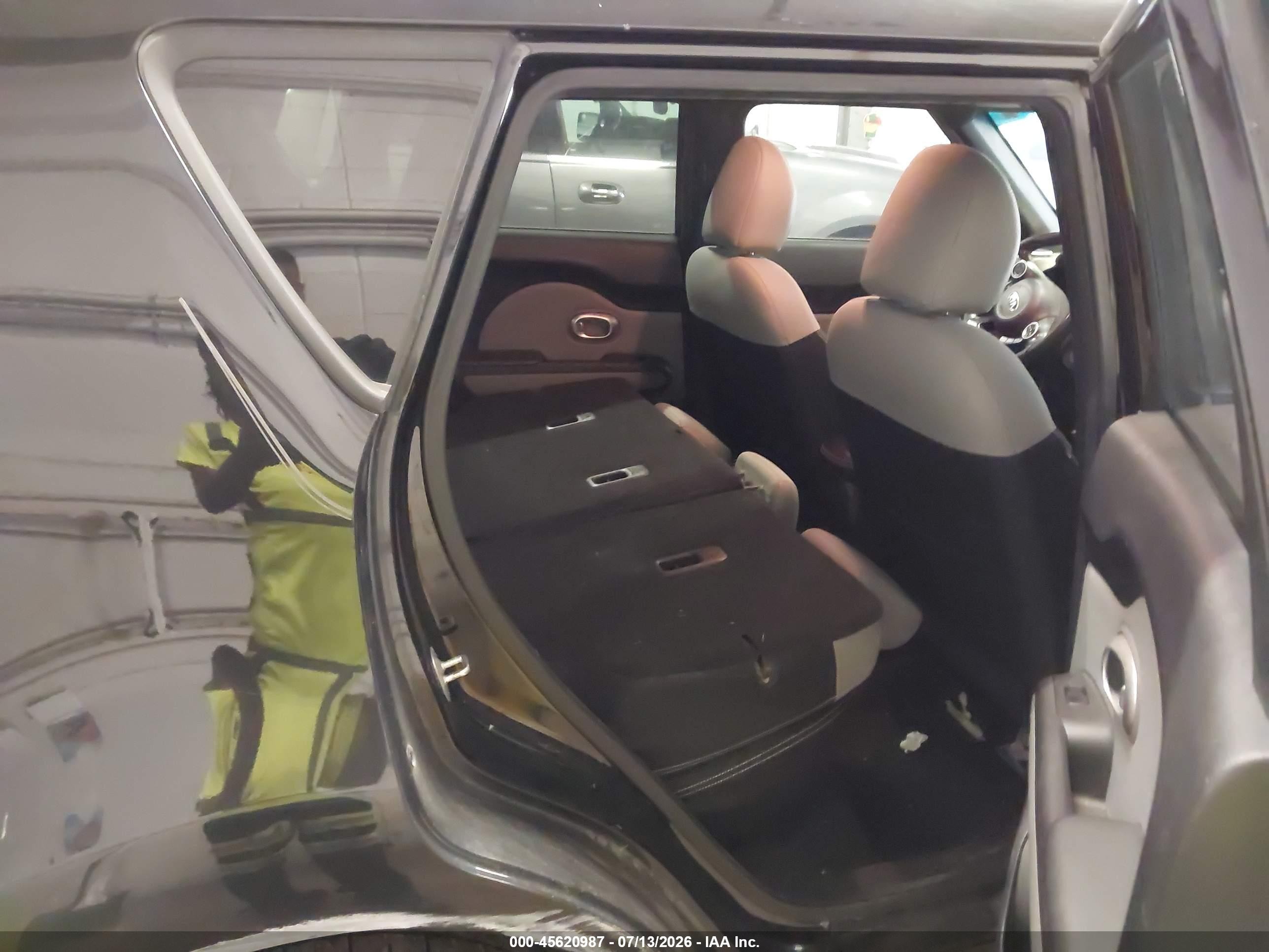 2015 Kia Soul + Black vin: KNDJP3A50F7228897