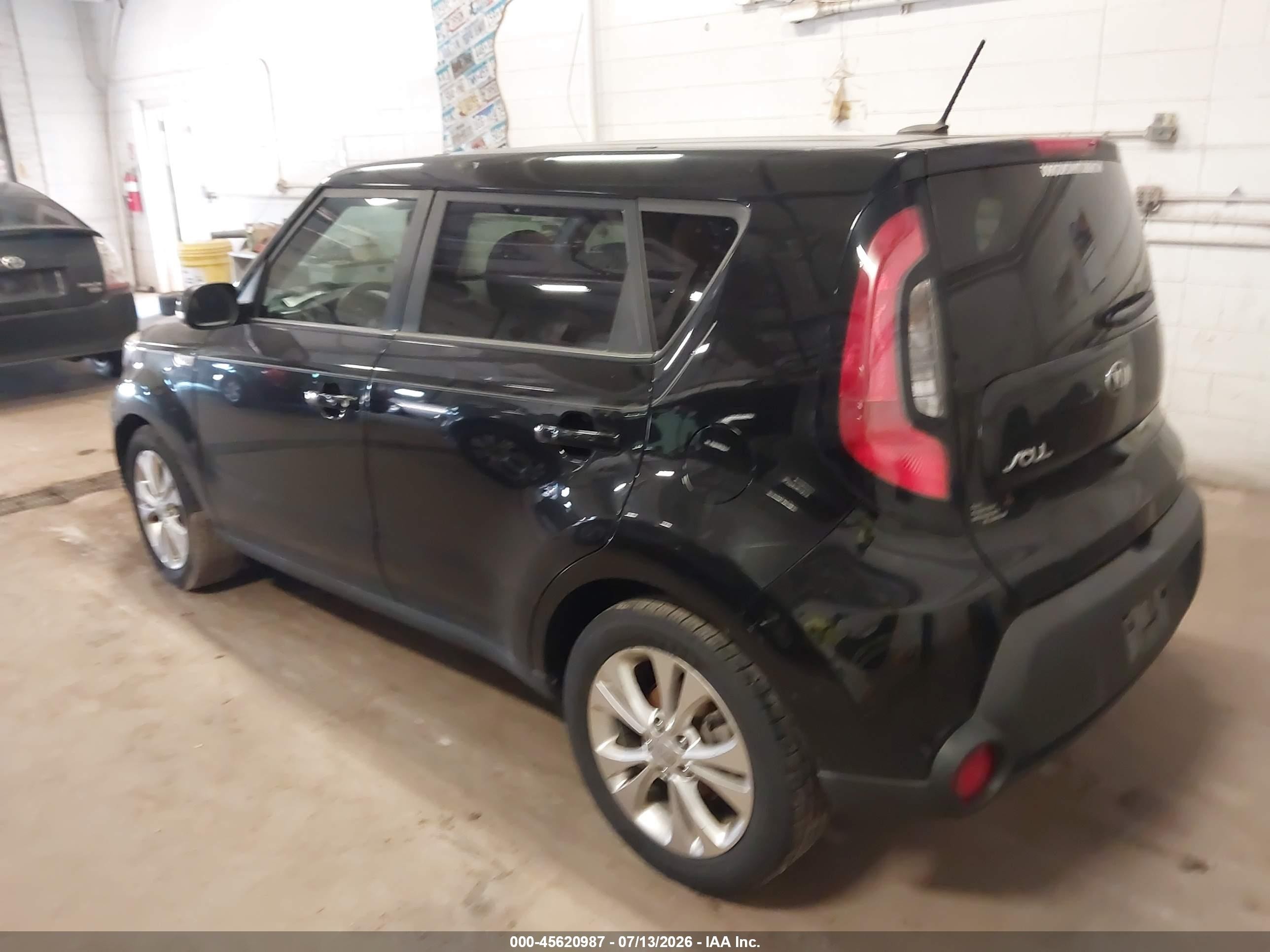 2015 Kia Soul + Black vin: KNDJP3A50F7228897