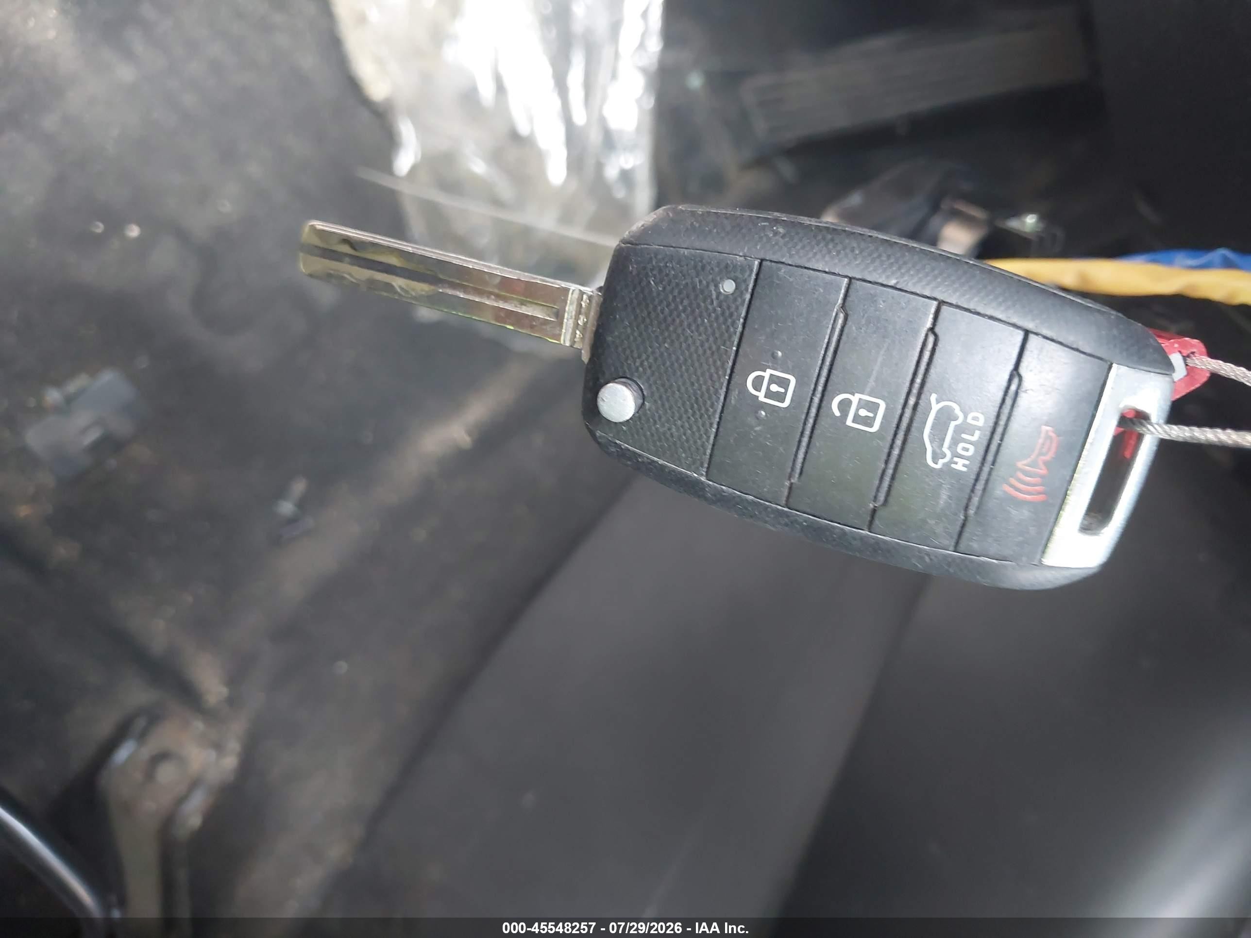 2015 Kia Soul + Red vin: KNDJP3A50F7765611