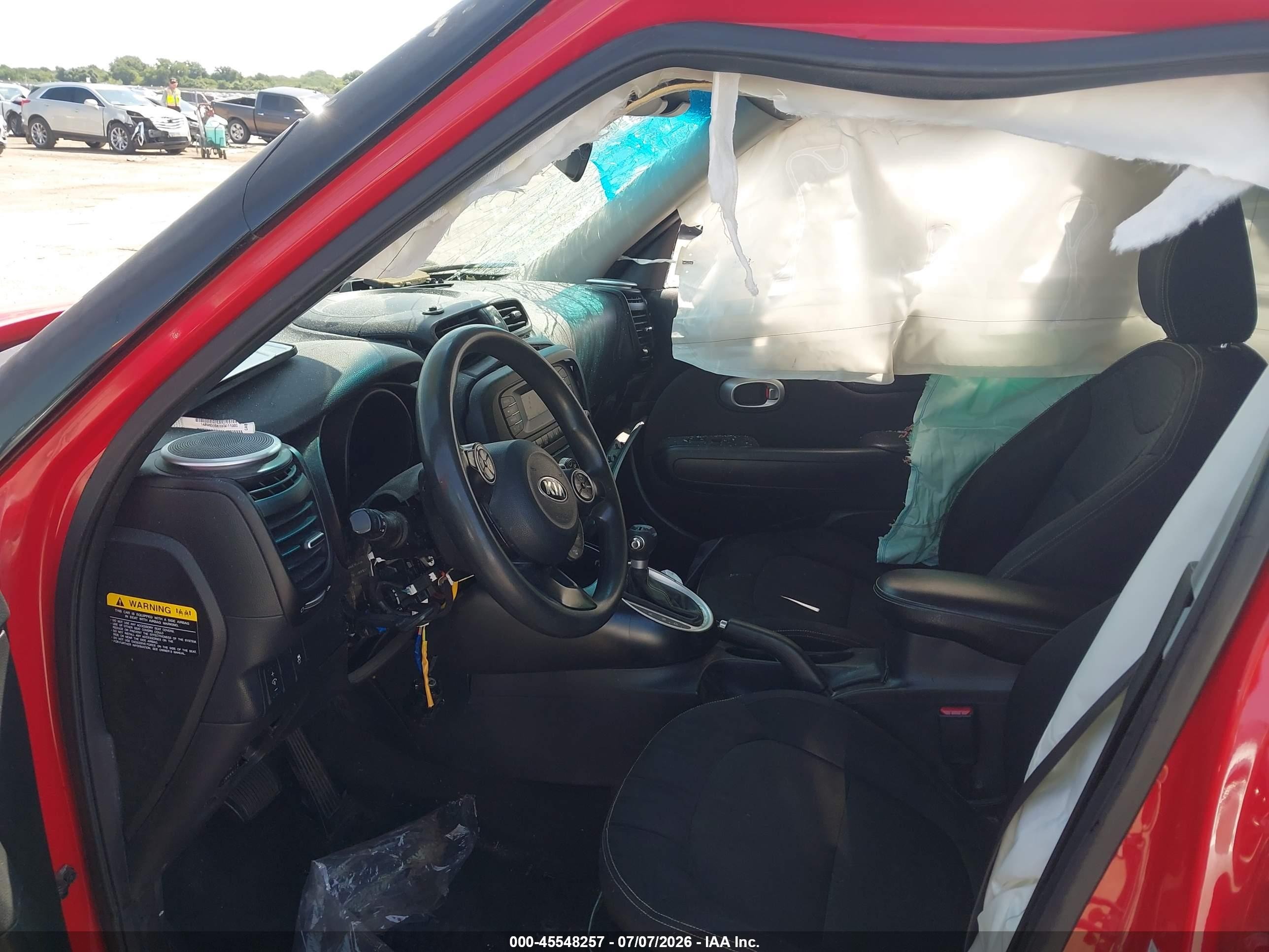 2015 Kia Soul + Red vin: KNDJP3A50F7765611