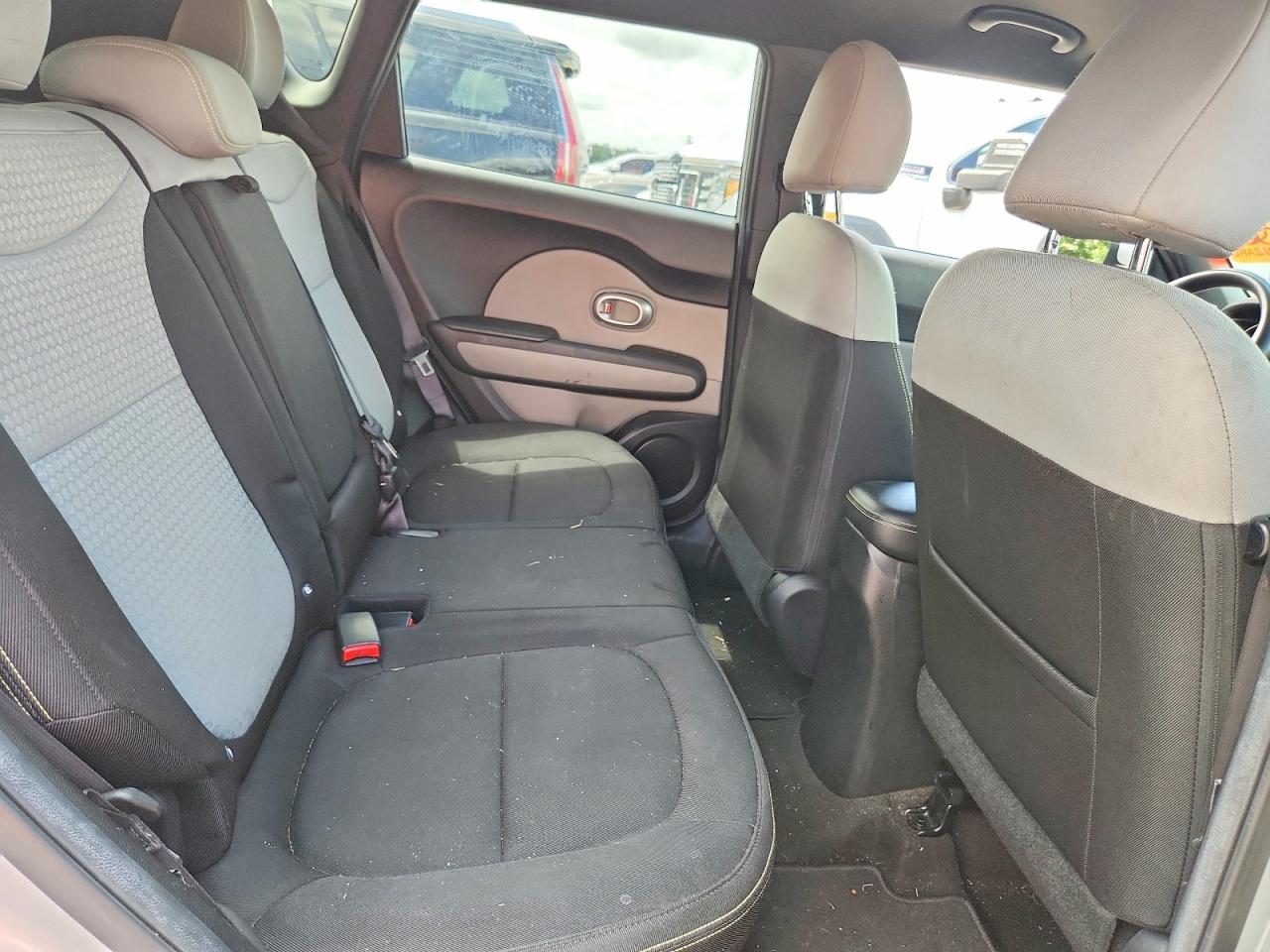 2015 Kia Soul + Silver vin: KNDJP3A50F7779685