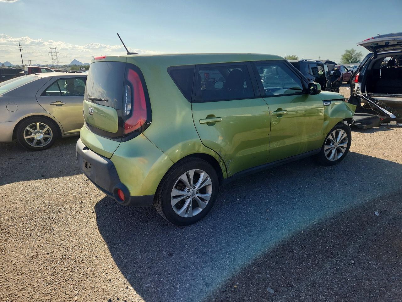 2015 Kia Soul + Green vin: KNDJP3A50F7788385