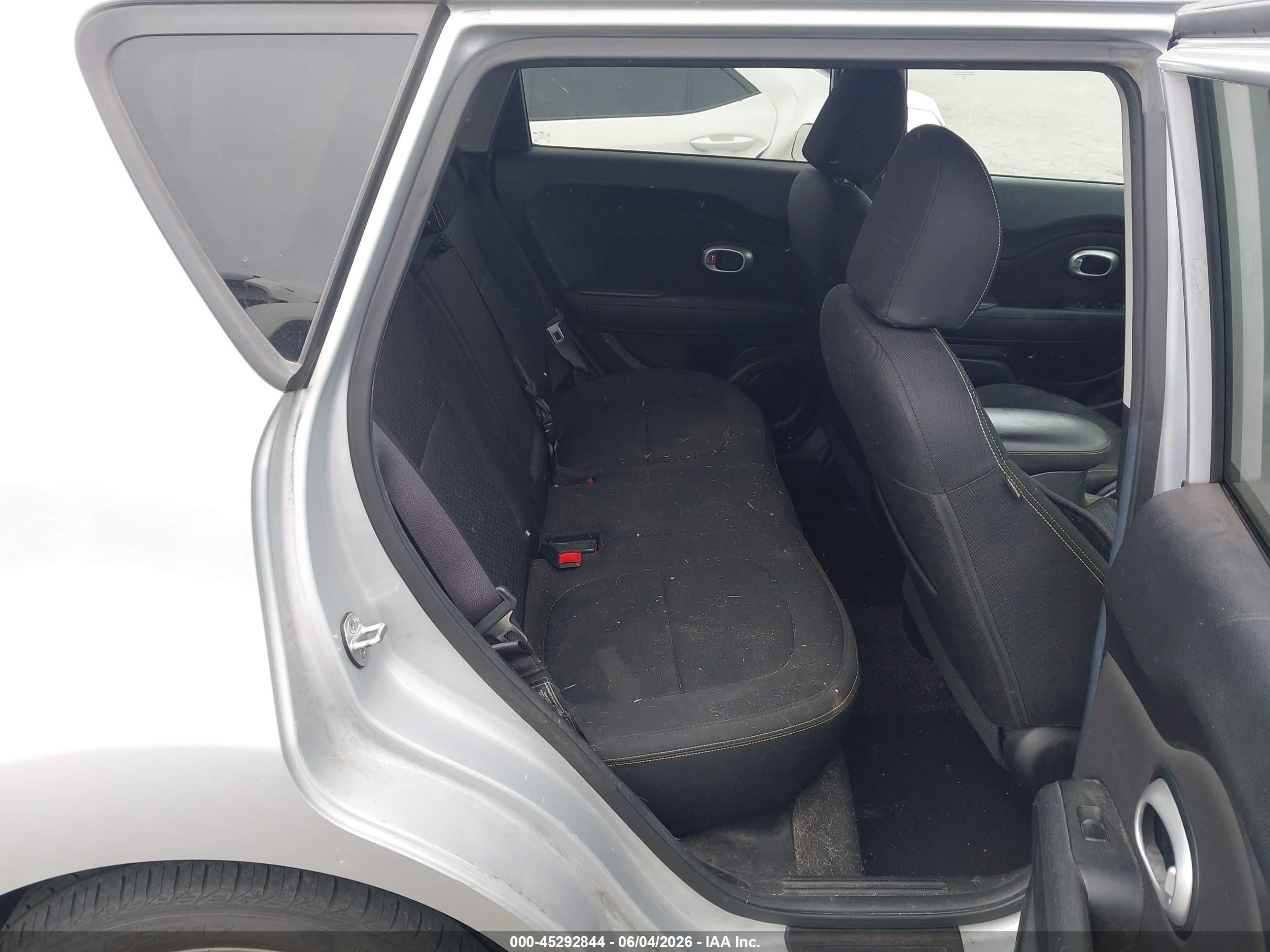 2015 Kia Soul + Silver vin: KNDJP3A50F7798155