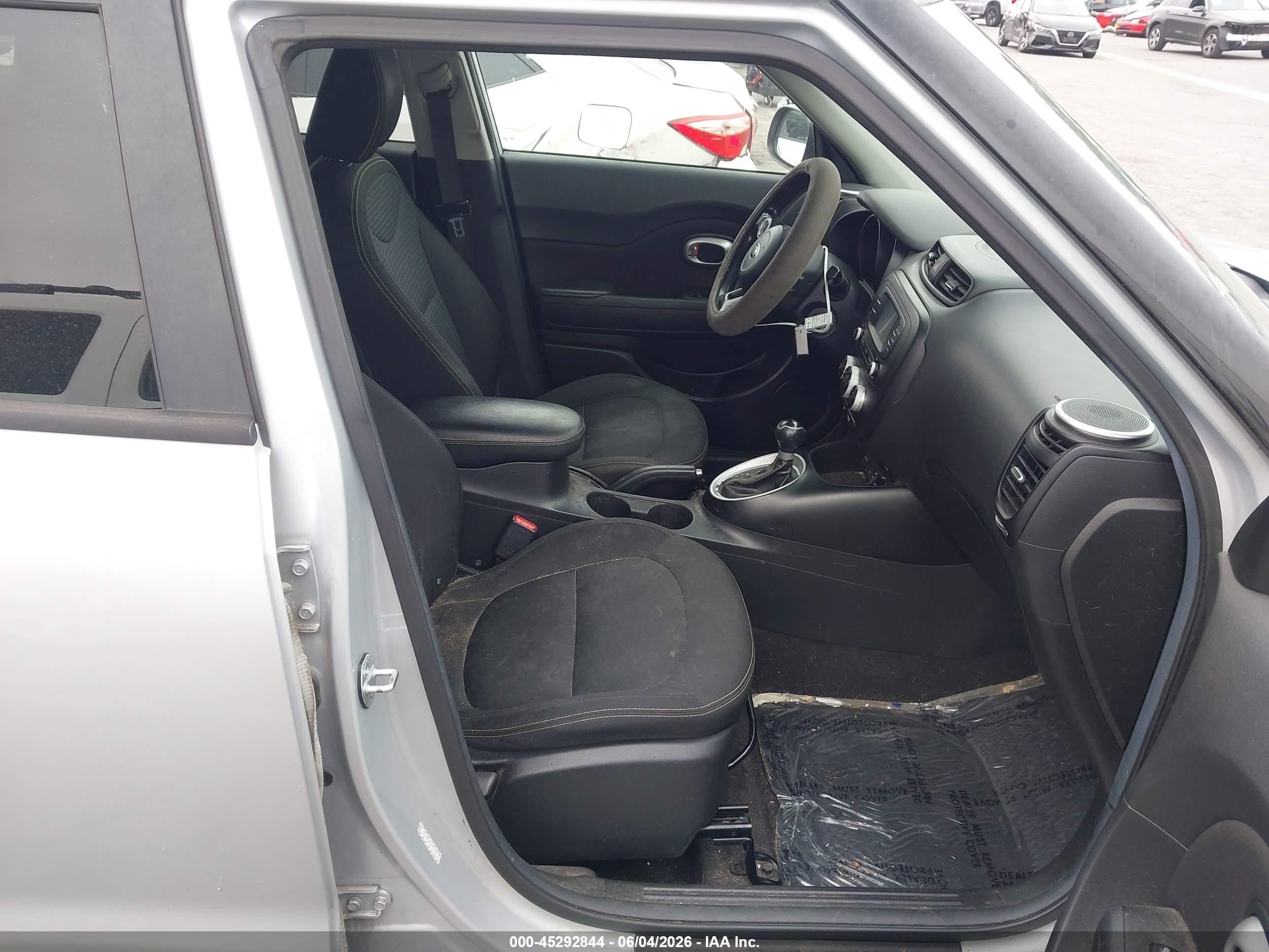 2015 Kia Soul + Silver vin: KNDJP3A50F7798155