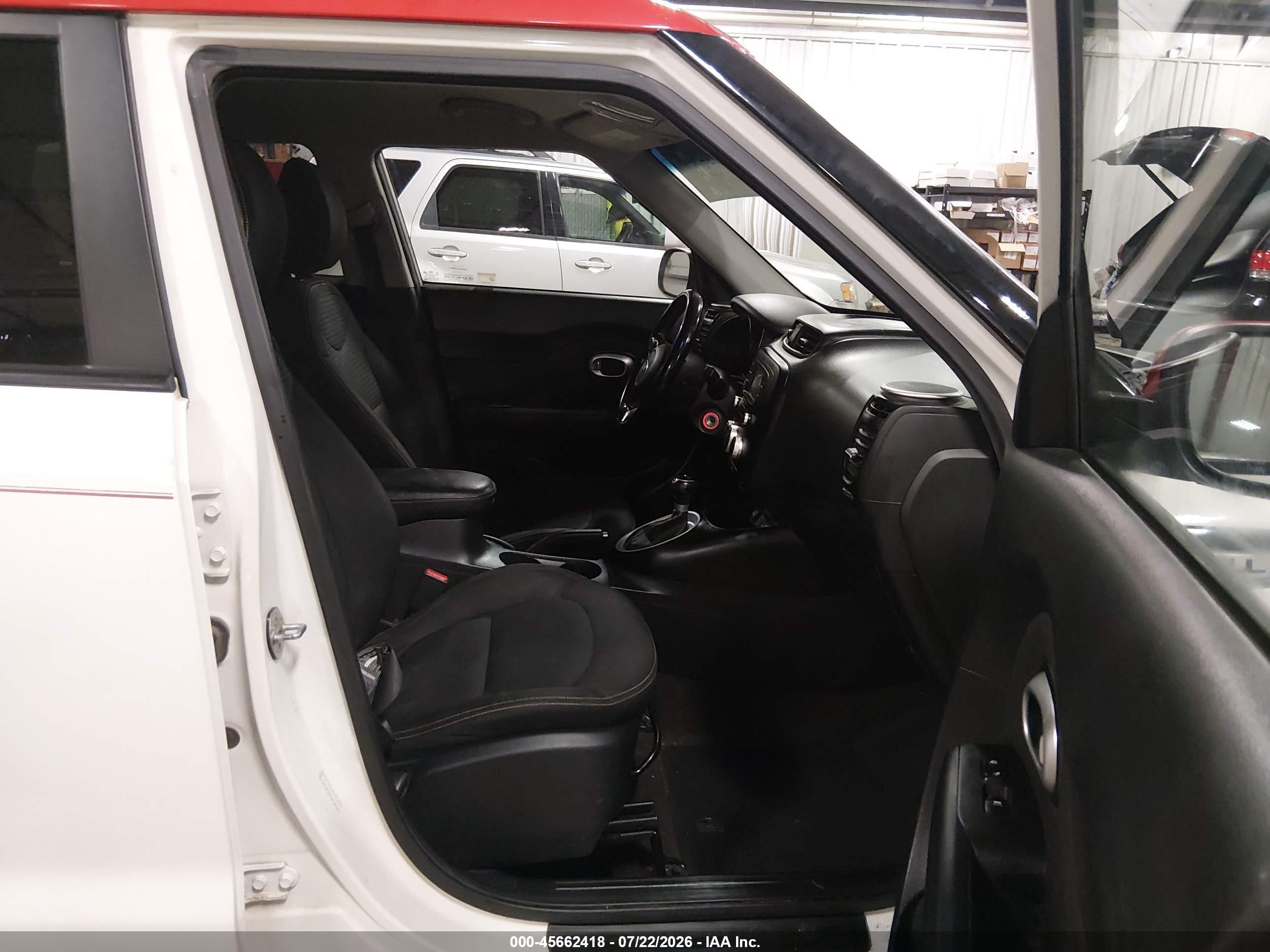 2016 Kia Soul + White vin: KNDJP3A50G7302532