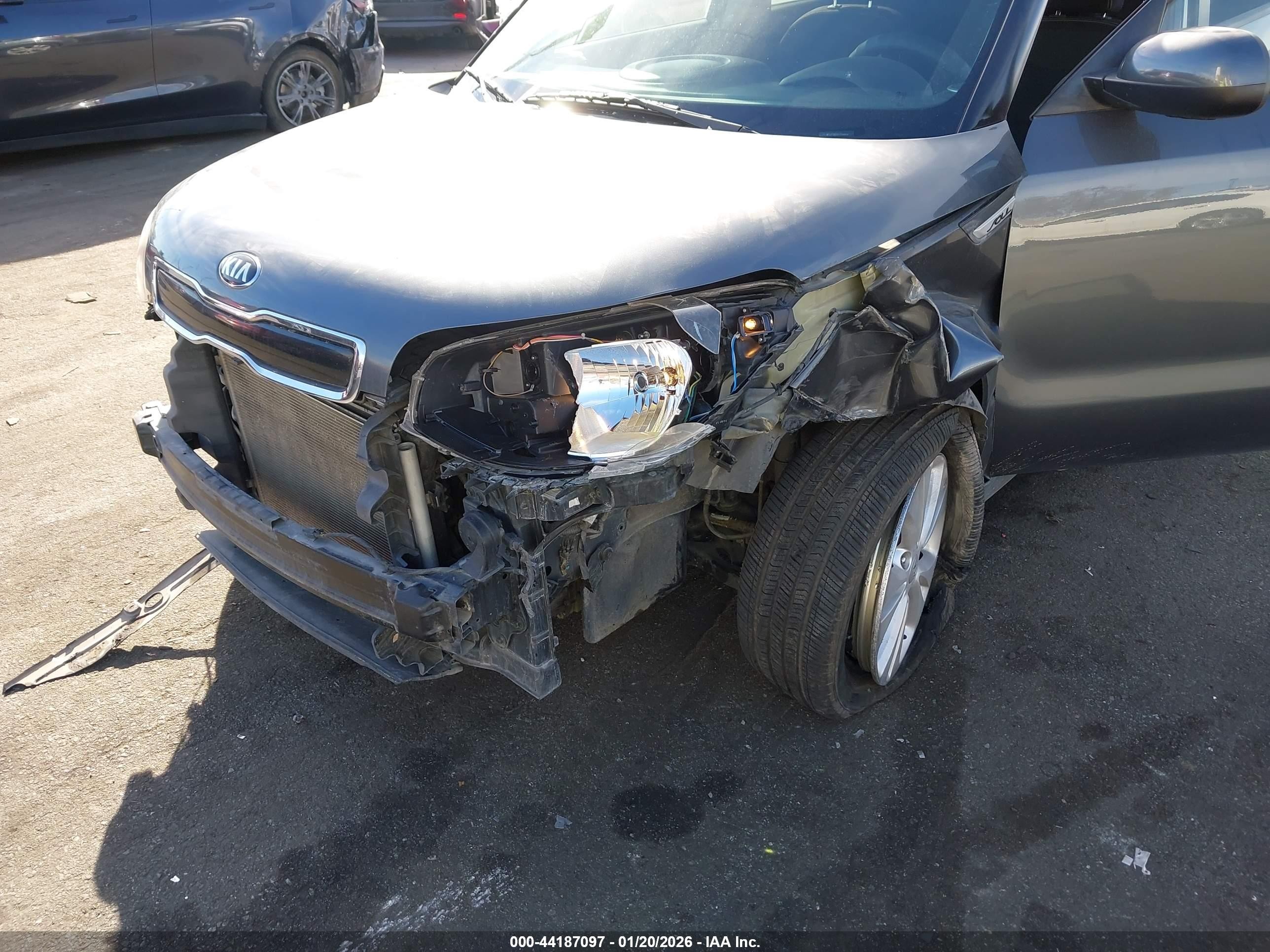 2015 Kia Soul + Gray vin: KNDJP3A51F7114844