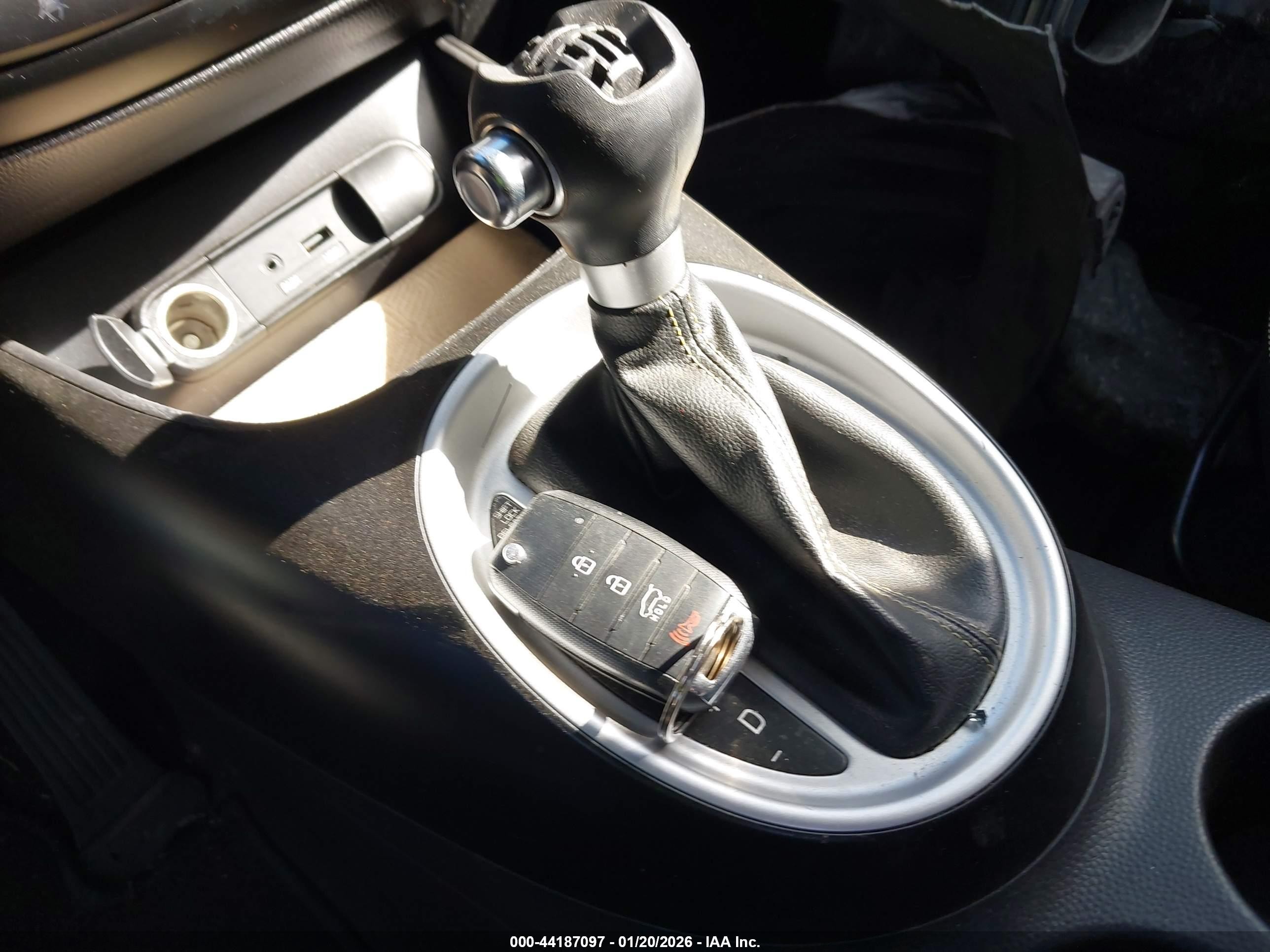 2015 Kia Soul + Gray vin: KNDJP3A51F7114844