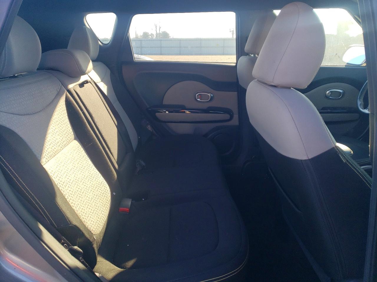 2015 Kia Soul + Gray vin: KNDJP3A51F7129764