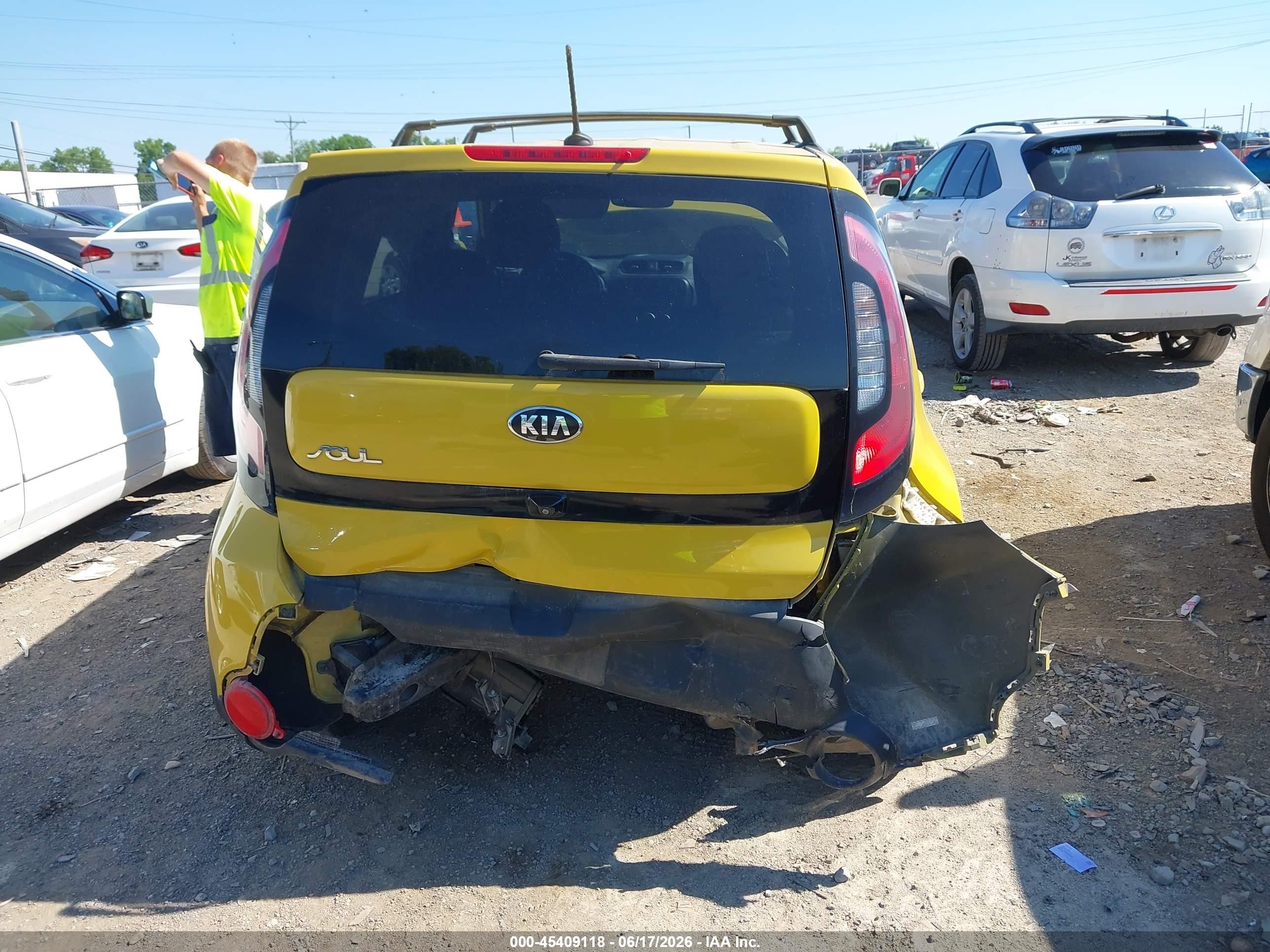 2015 Kia Soul + Yellow vin: KNDJP3A51F7207573