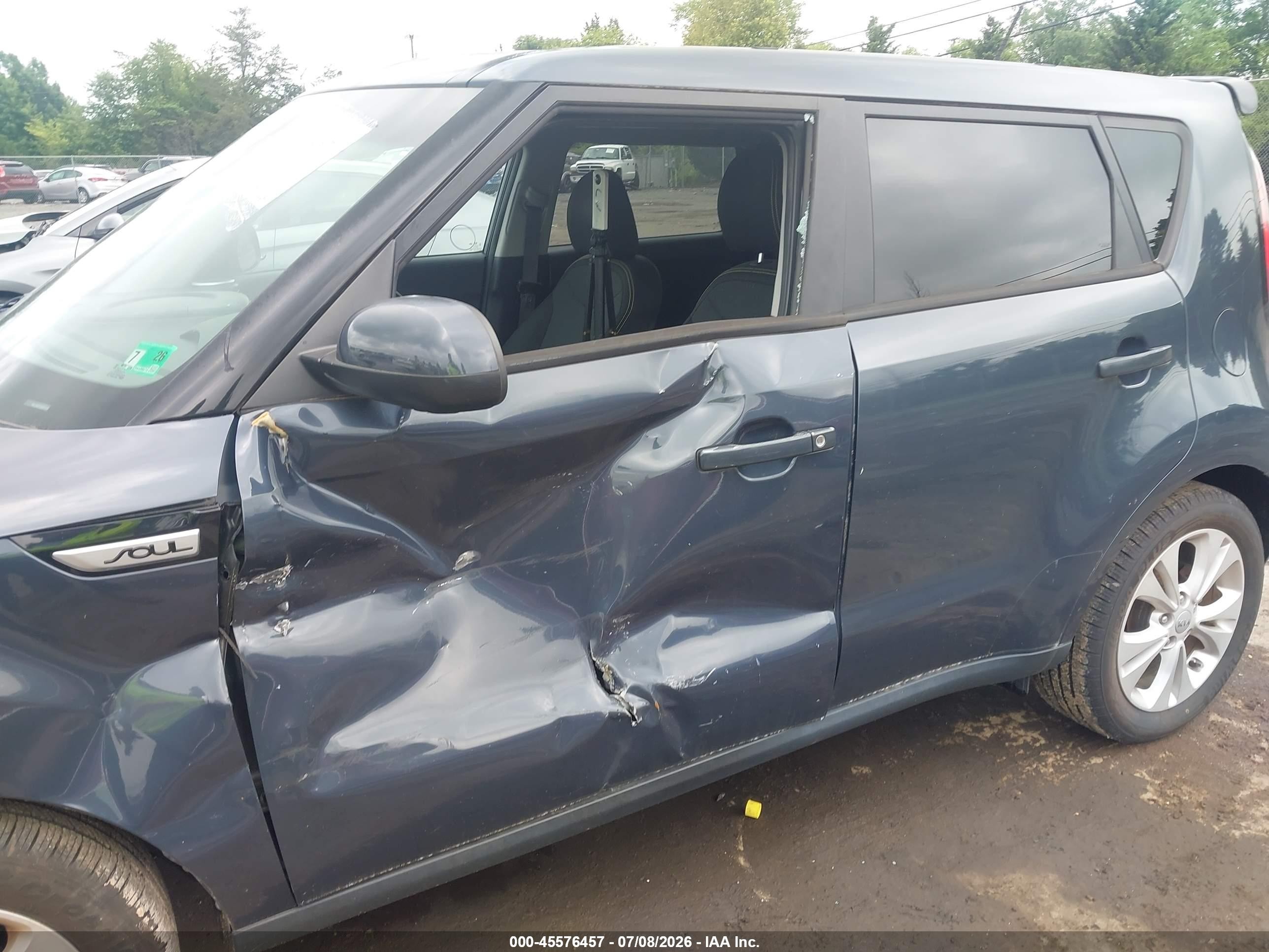 2015 Kia Soul + Blue vin: KNDJP3A51F7213034