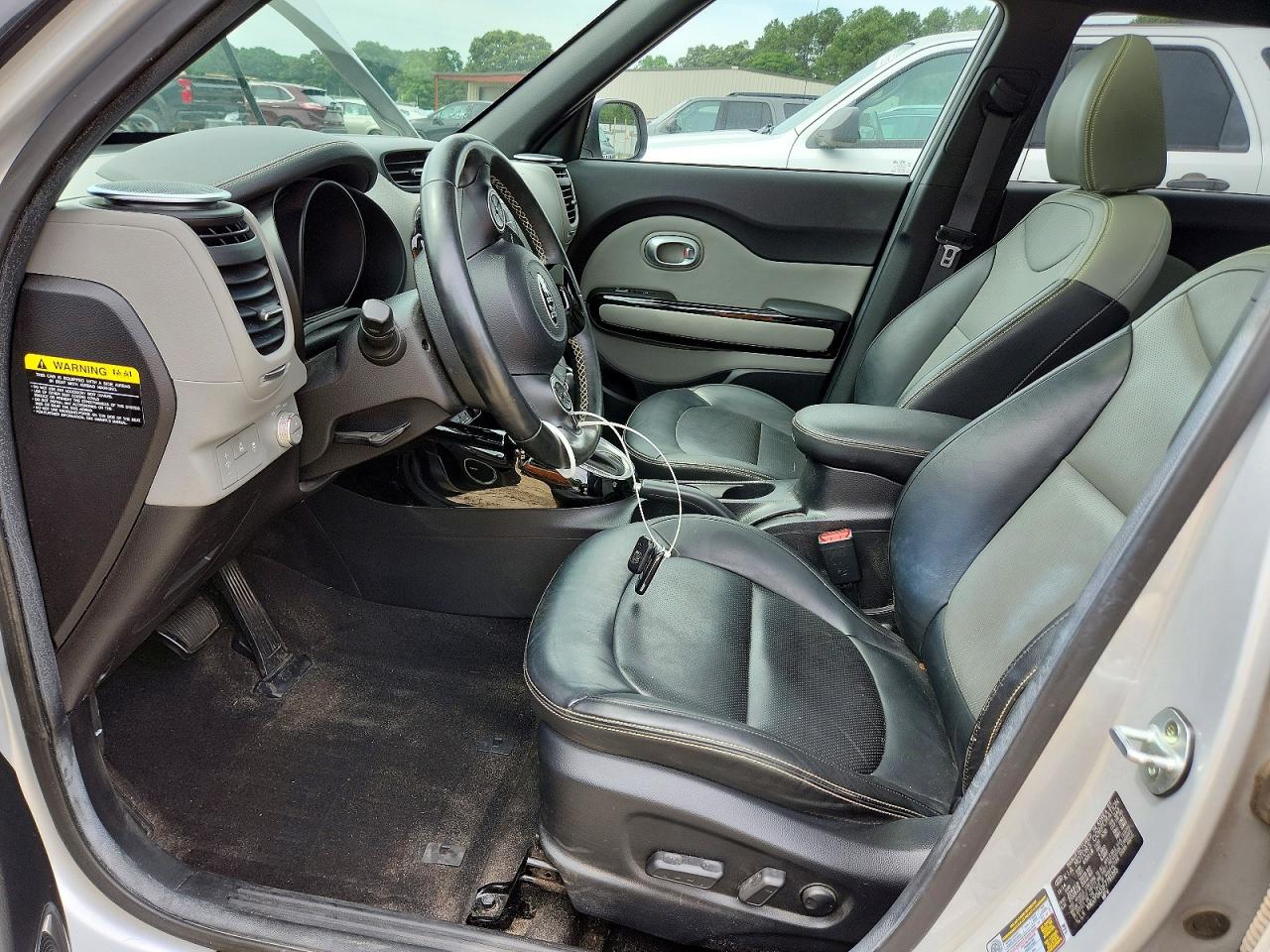 2015 Kia Soul Silver vin: KNDJP3A51F7781395