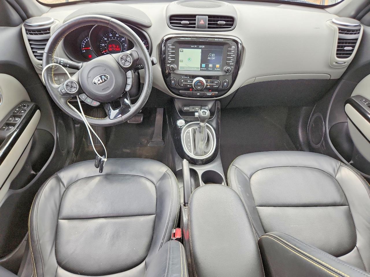 2015 Kia Soul Silver vin: KNDJP3A51F7781395