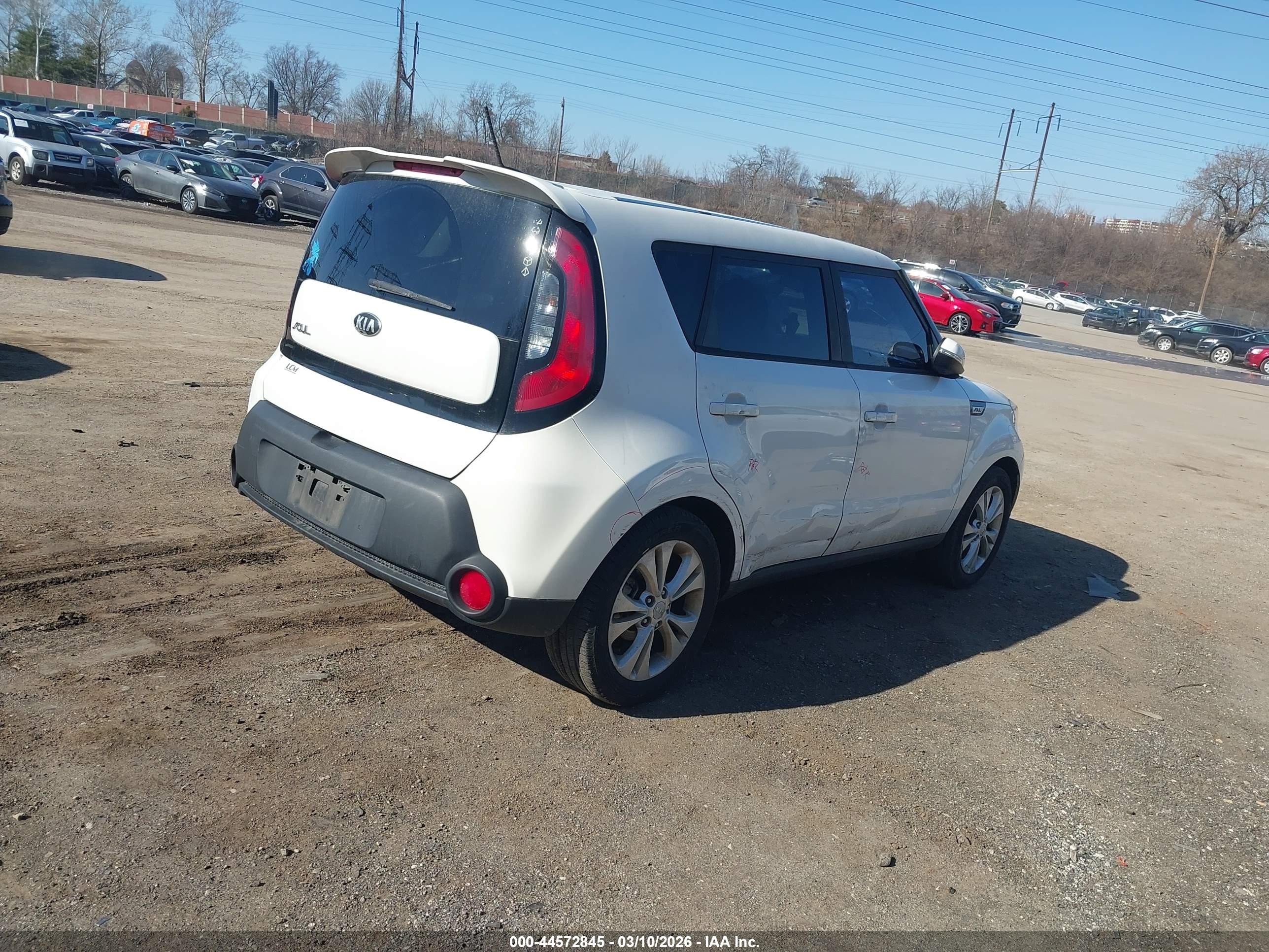 2014 Kia Soul + White vin: KNDJP3A52E7034709
