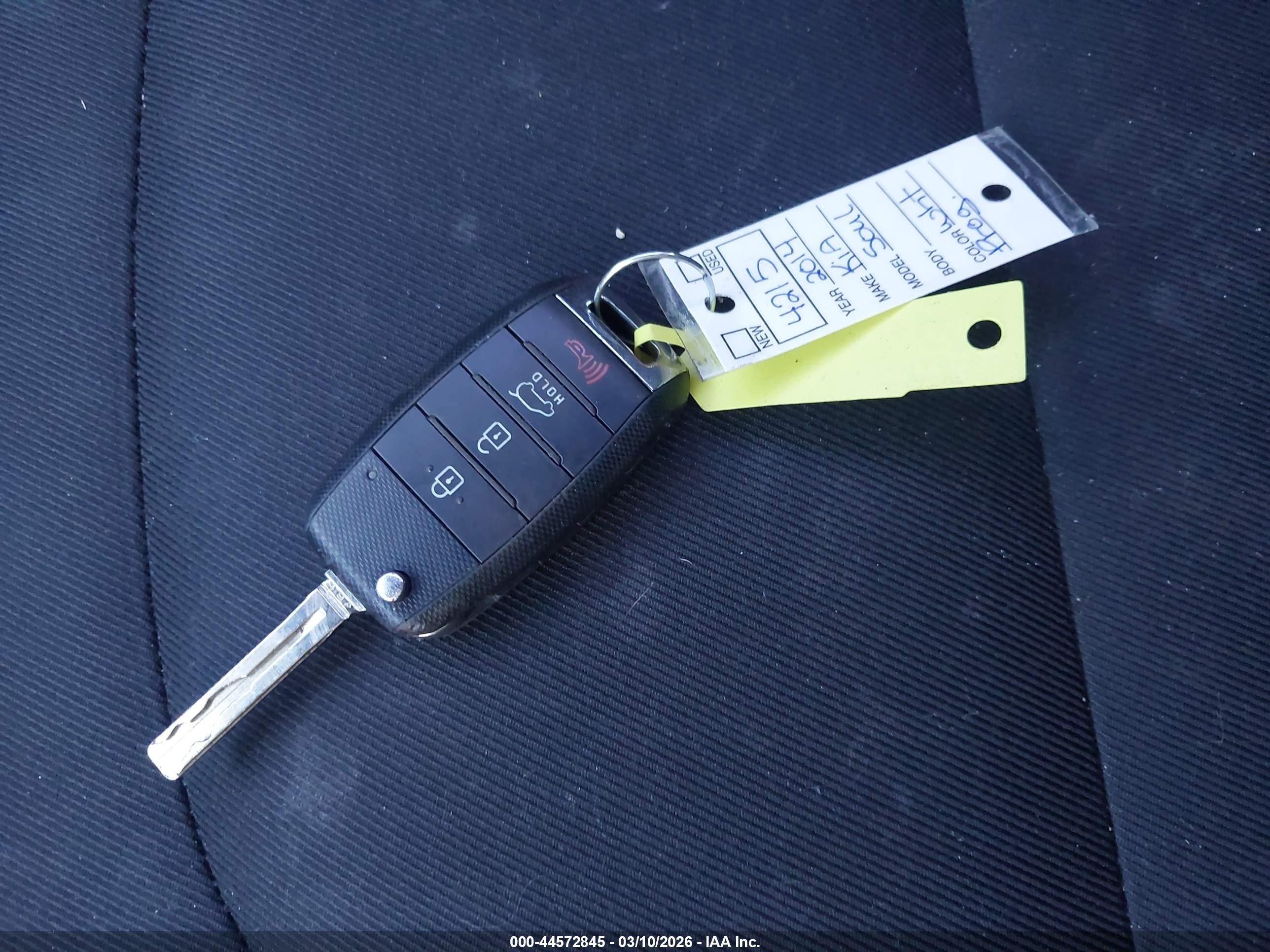 2014 Kia Soul + White vin: KNDJP3A52E7034709