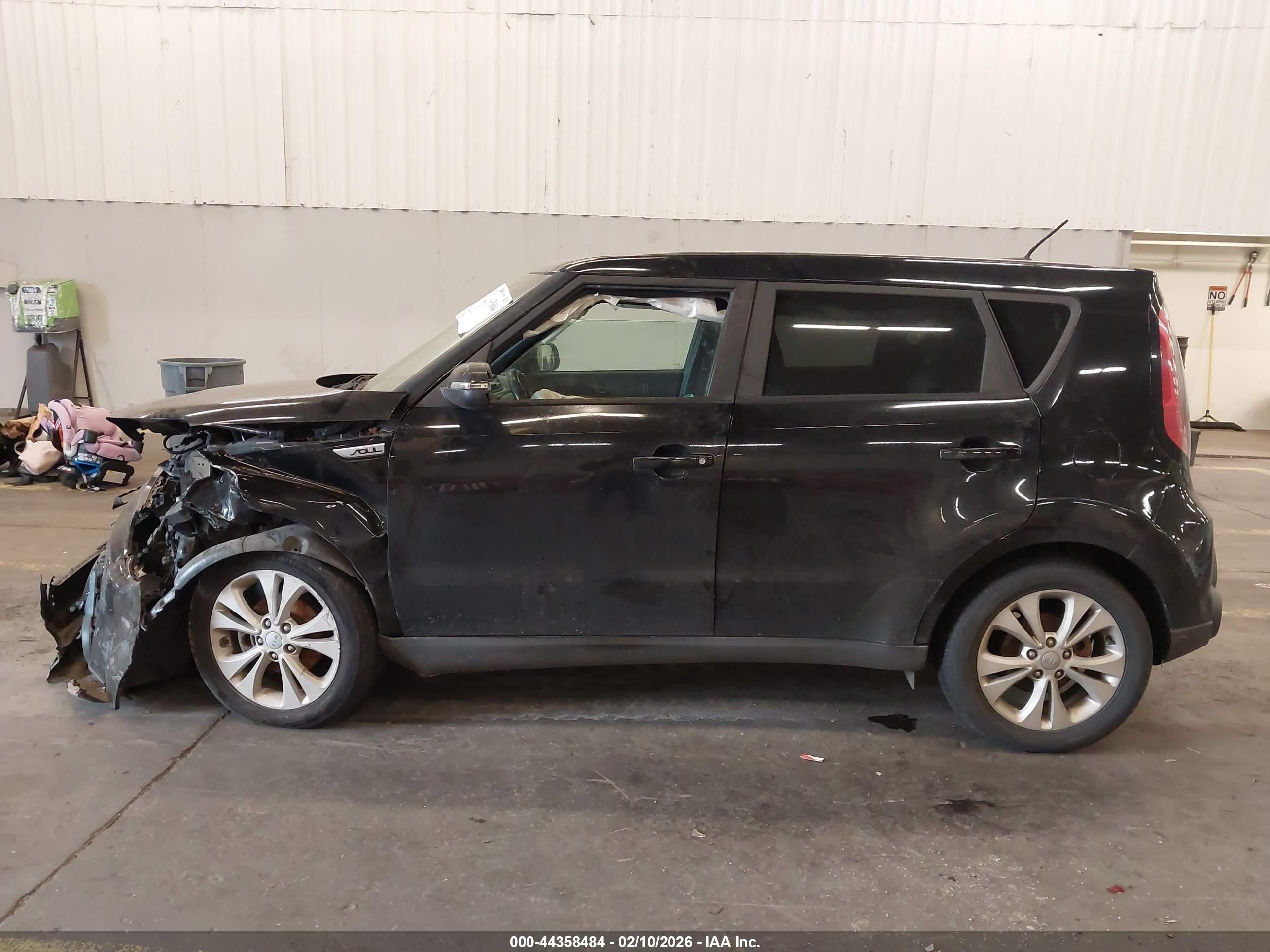 2014 Kia Soul + Black vin: KNDJP3A52E7081061