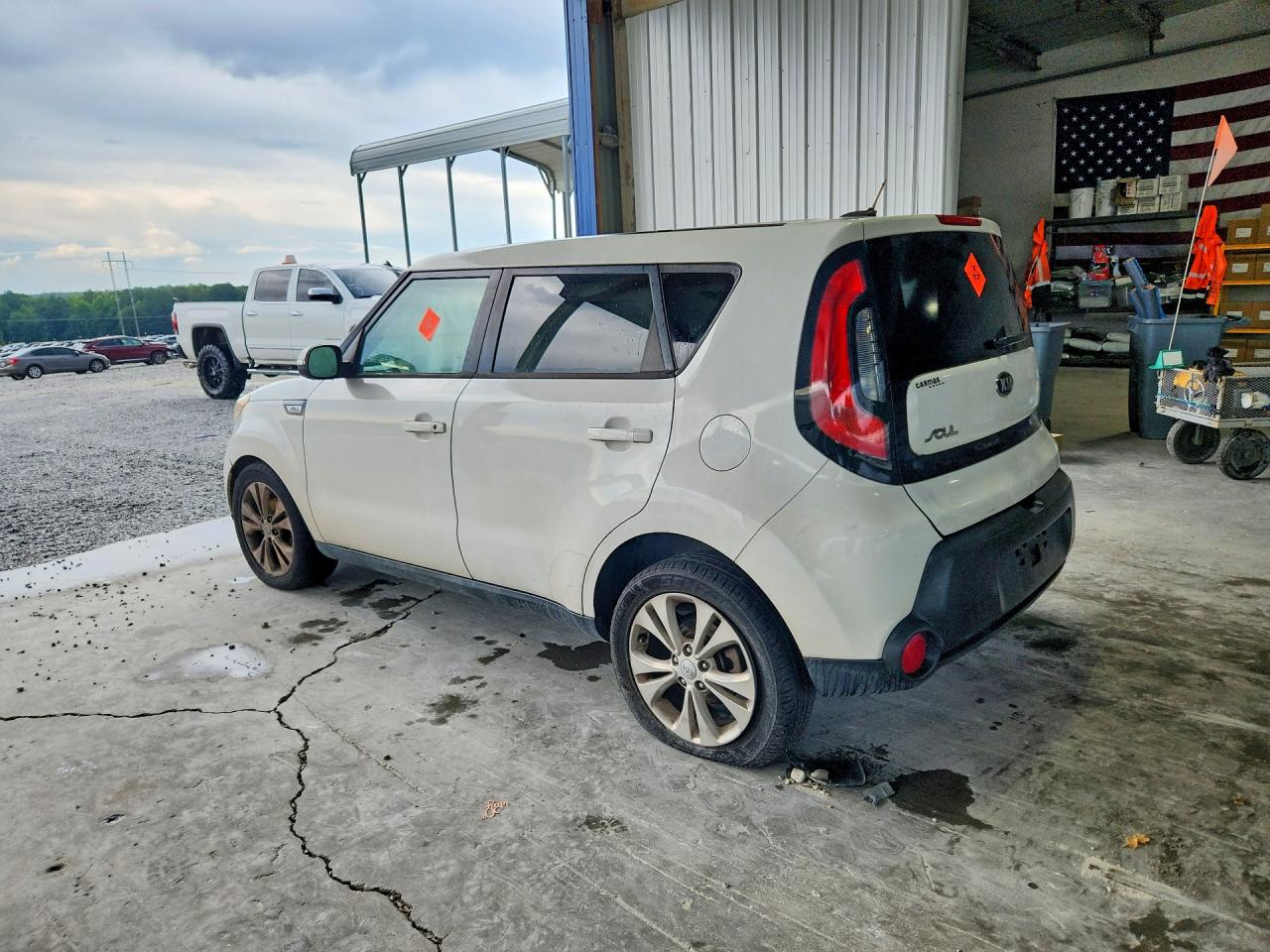2014 Kia Soul + White vin: KNDJP3A52E7089094